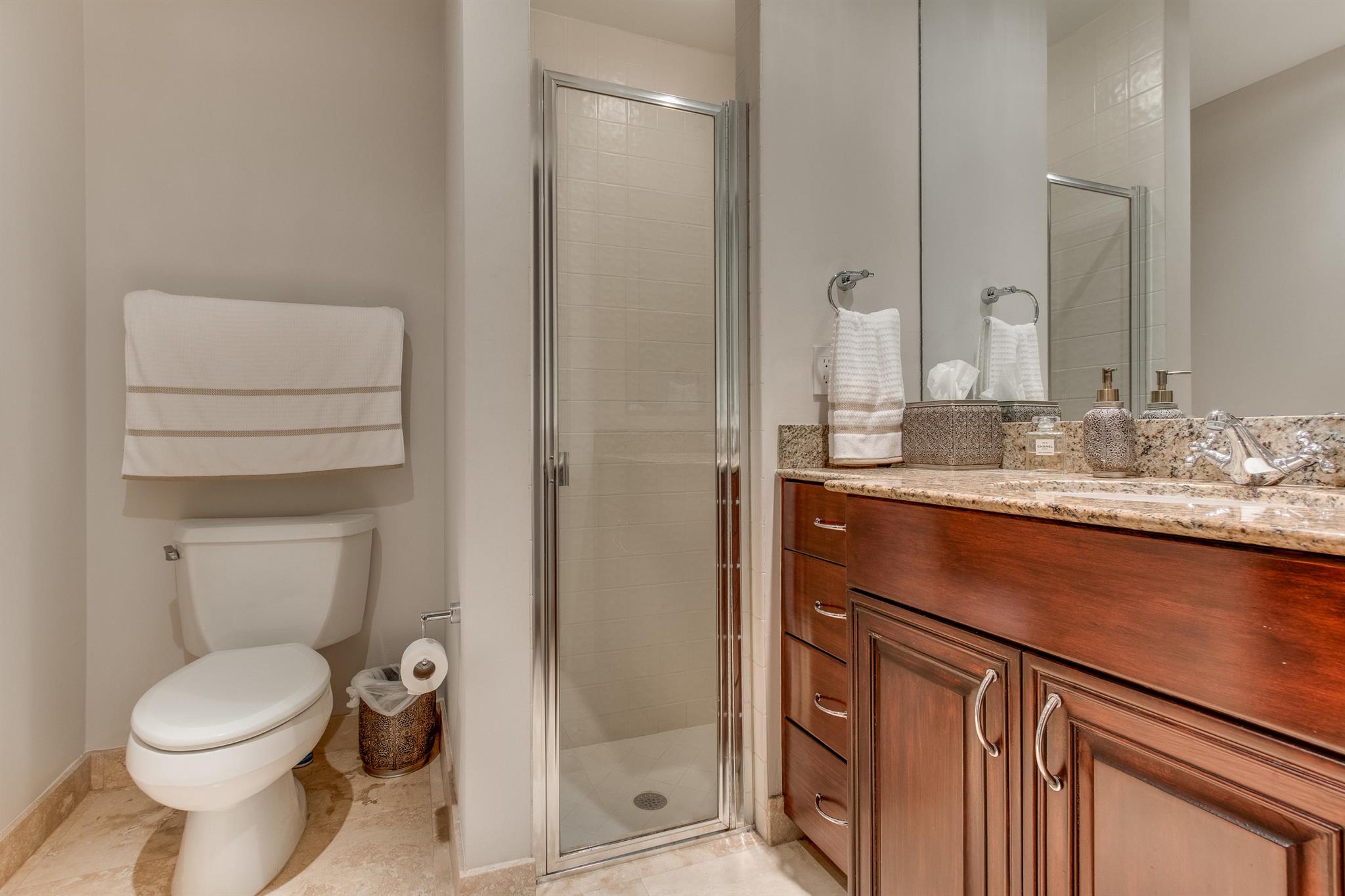 LAS CASITAS 3 - Residential Lease