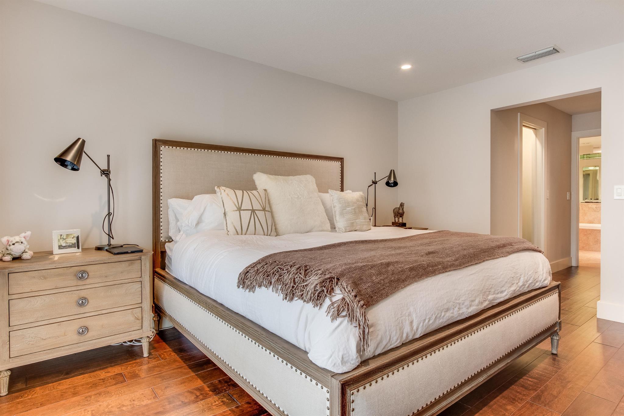 LAS CASITAS 3 - Residential Lease