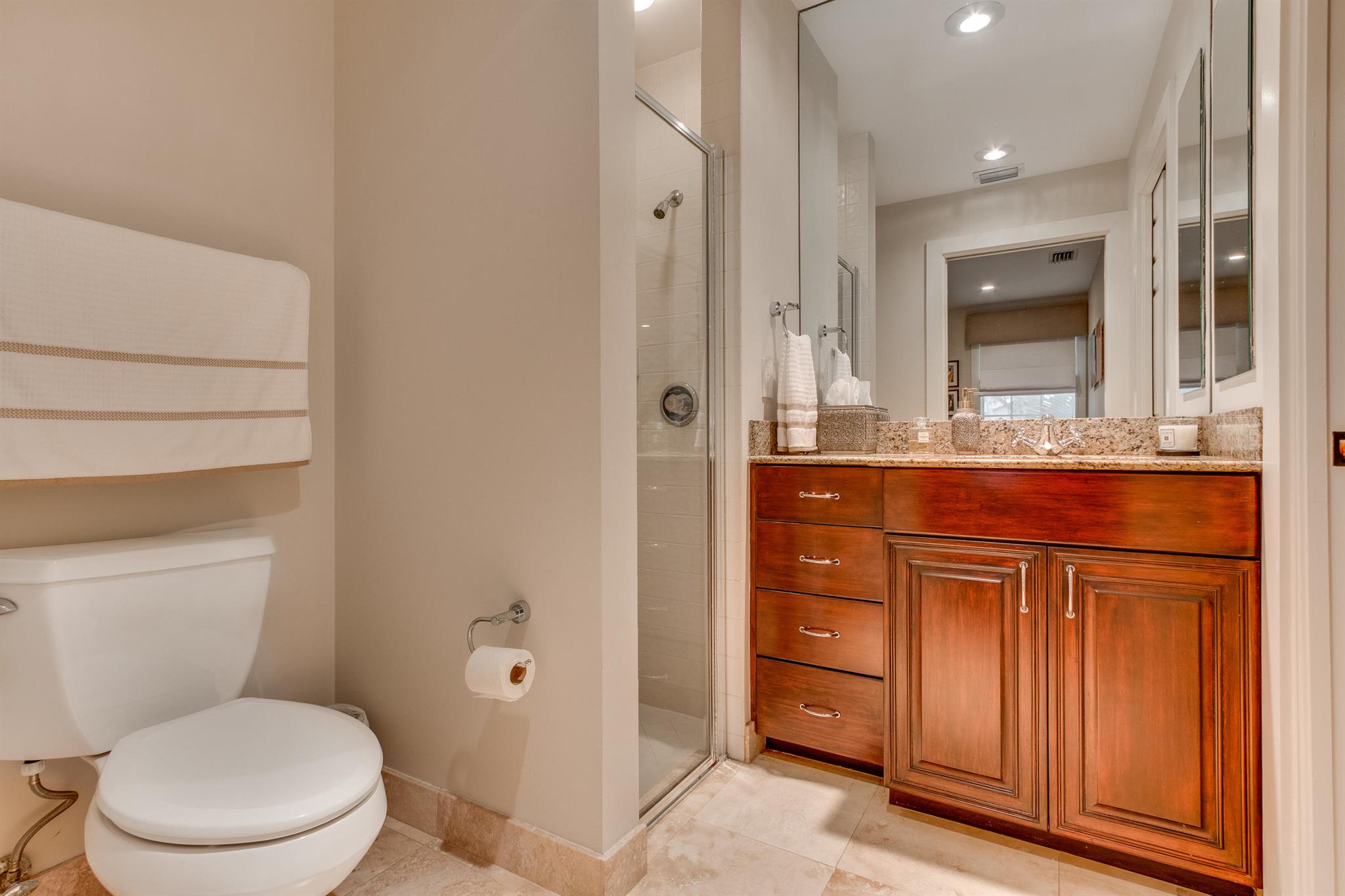 LAS CASITAS 3 - Residential Lease