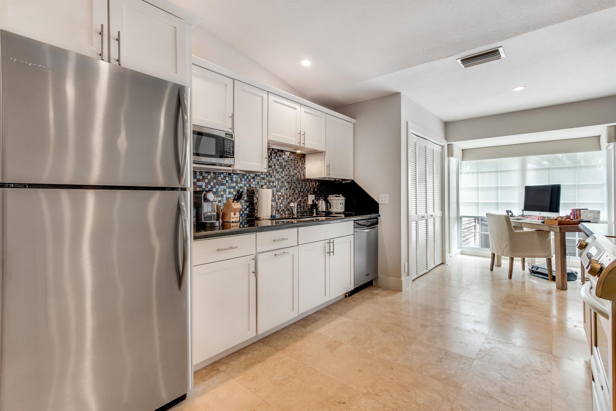 LAS CASITAS 3 - Residential Lease