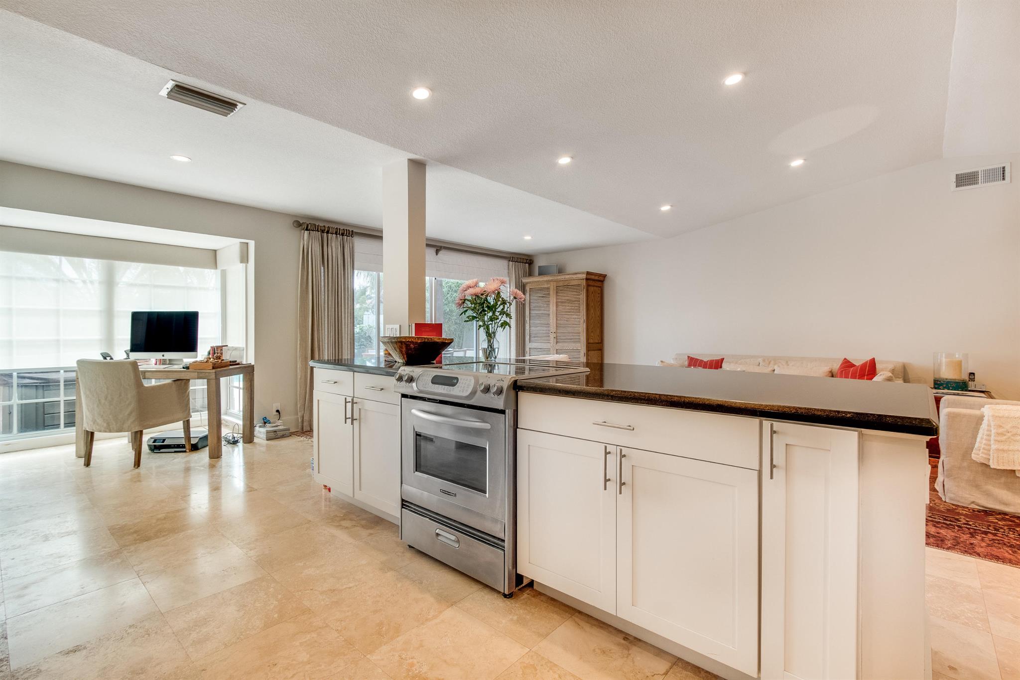 LAS CASITAS 3 - Residential Lease