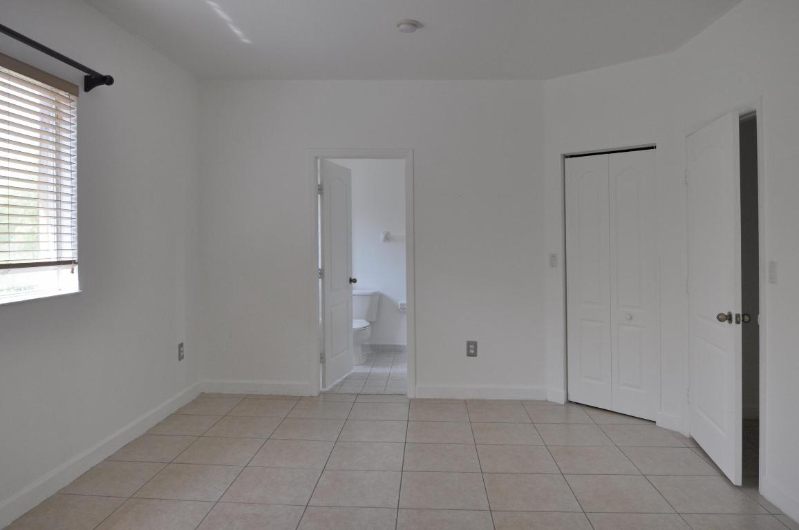 EMERALD LAKES - Residential Lease