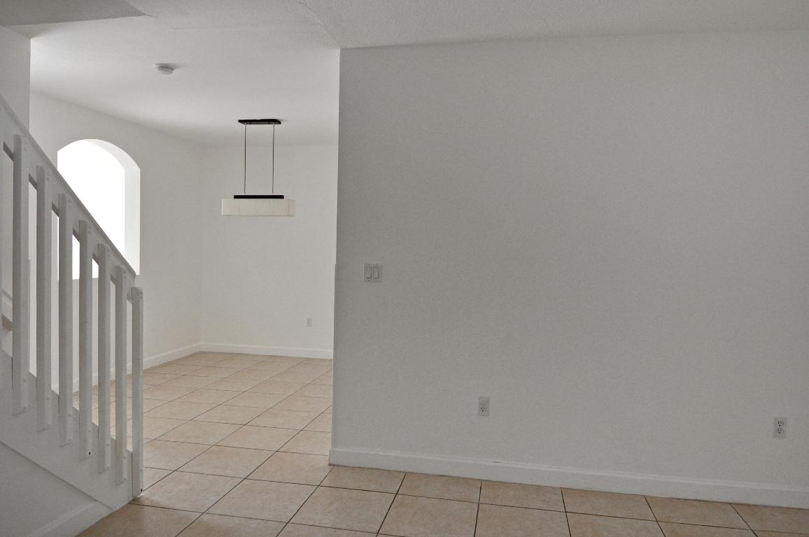 EMERALD LAKES - Residential Lease