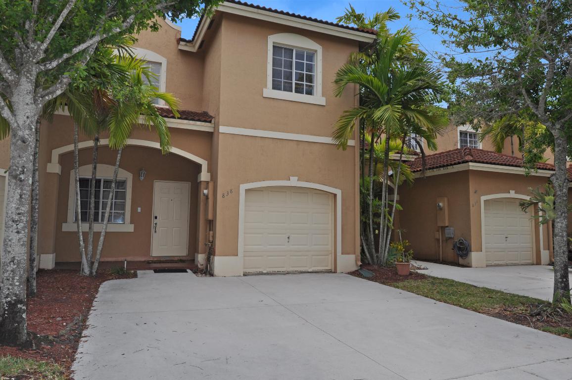 EMERALD LAKES - Residential Lease