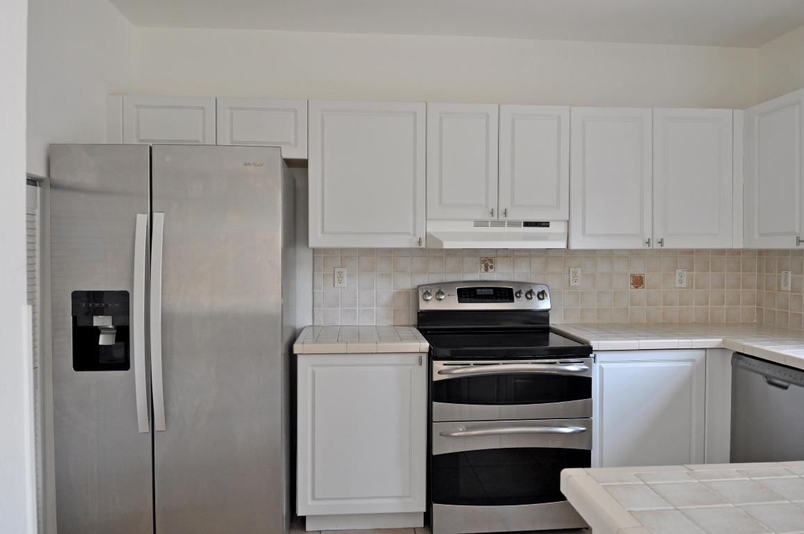 EMERALD LAKES - Residential Lease