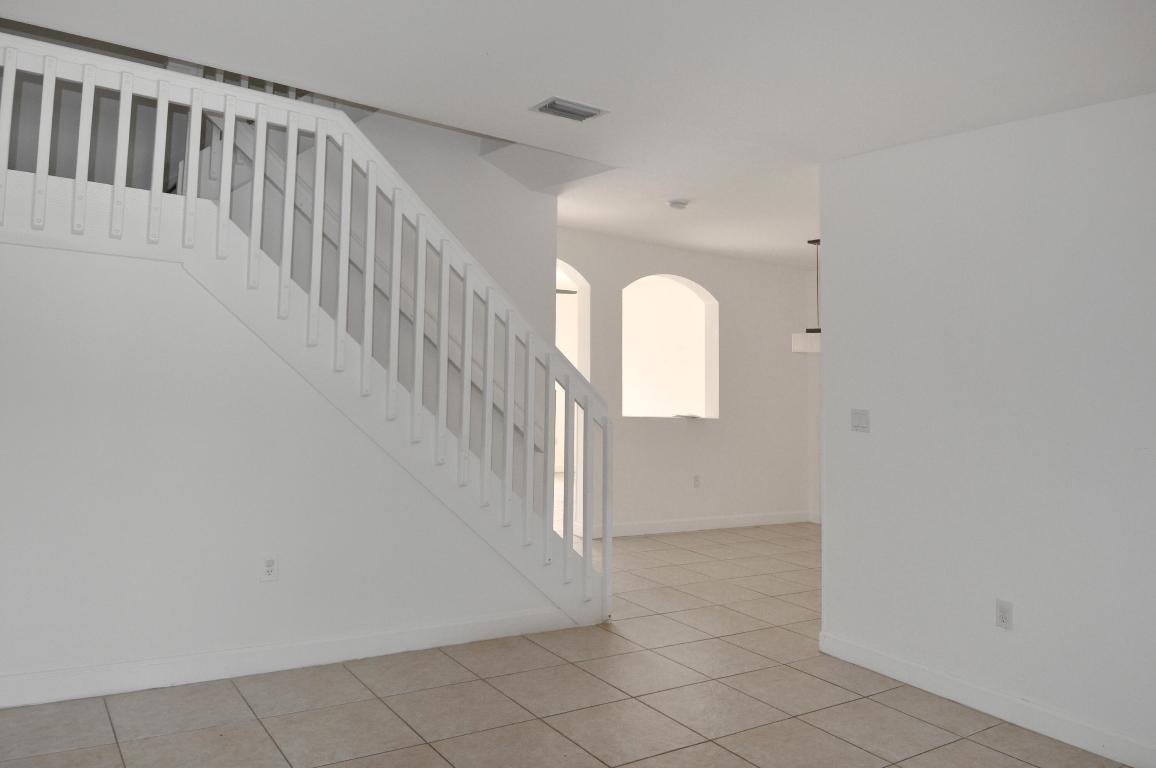 EMERALD LAKES - Residential Lease