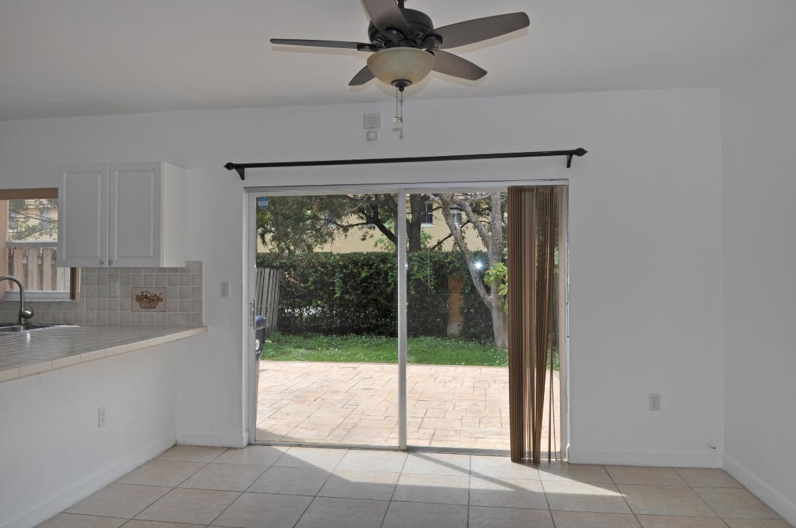 EMERALD LAKES - Residential Lease