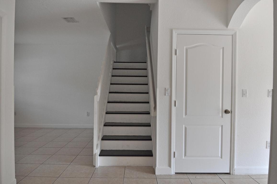 EMERALD LAKES - Residential Lease