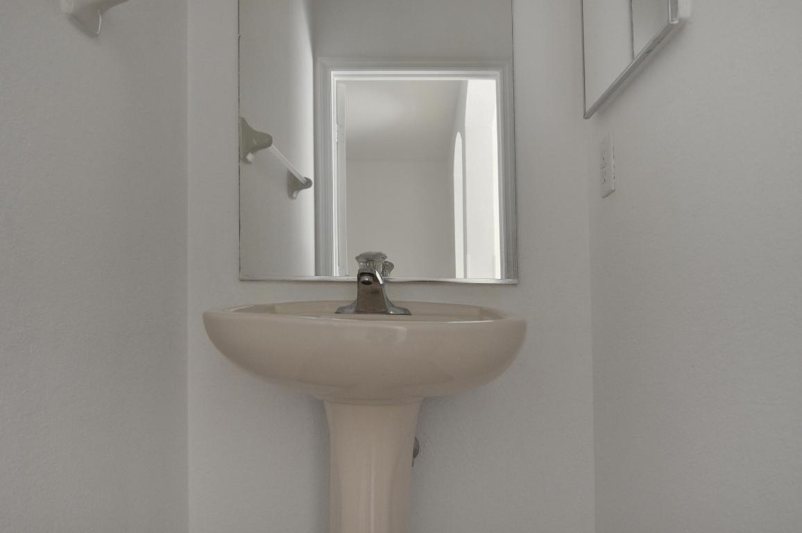 EMERALD LAKES - Residential Lease