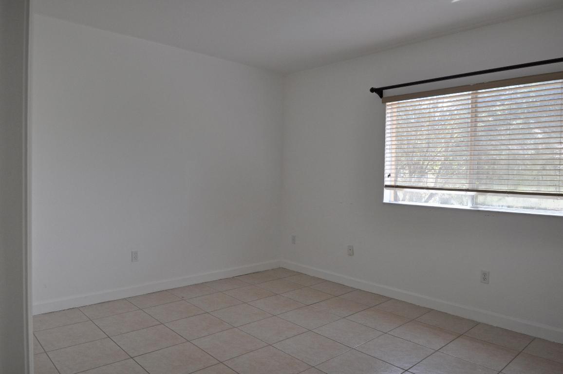 EMERALD LAKES - Residential Lease