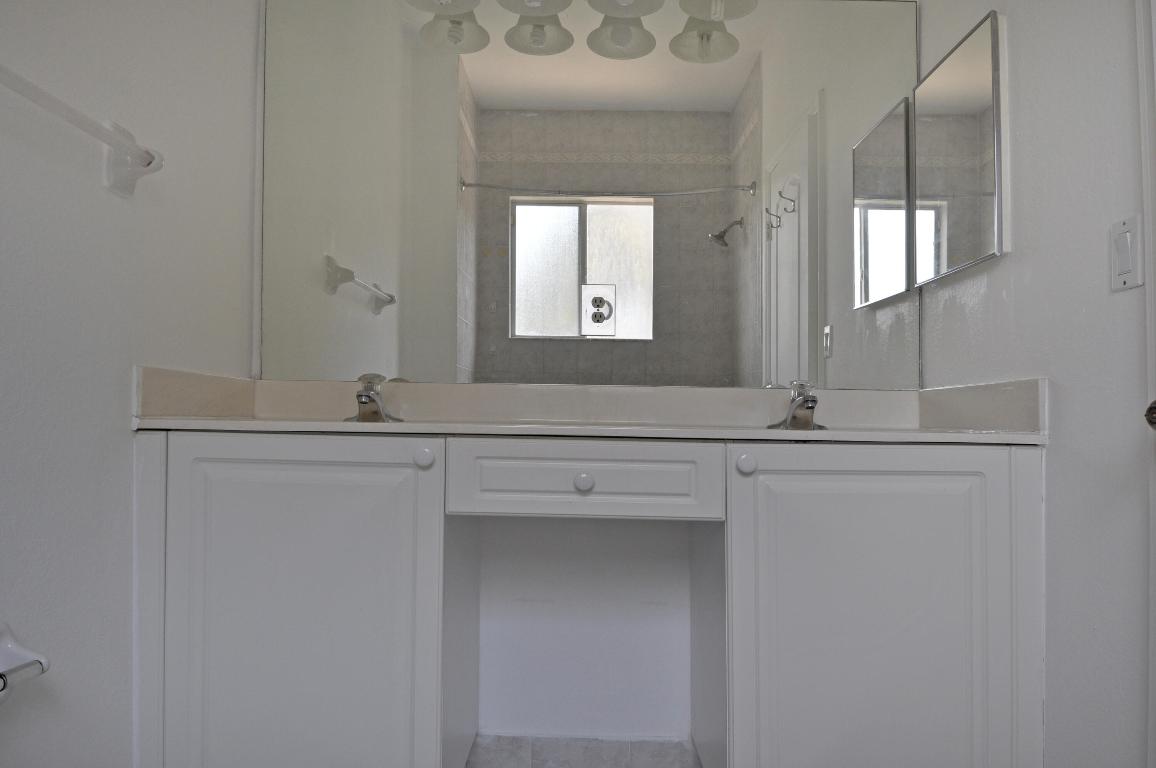 EMERALD LAKES - Residential Lease