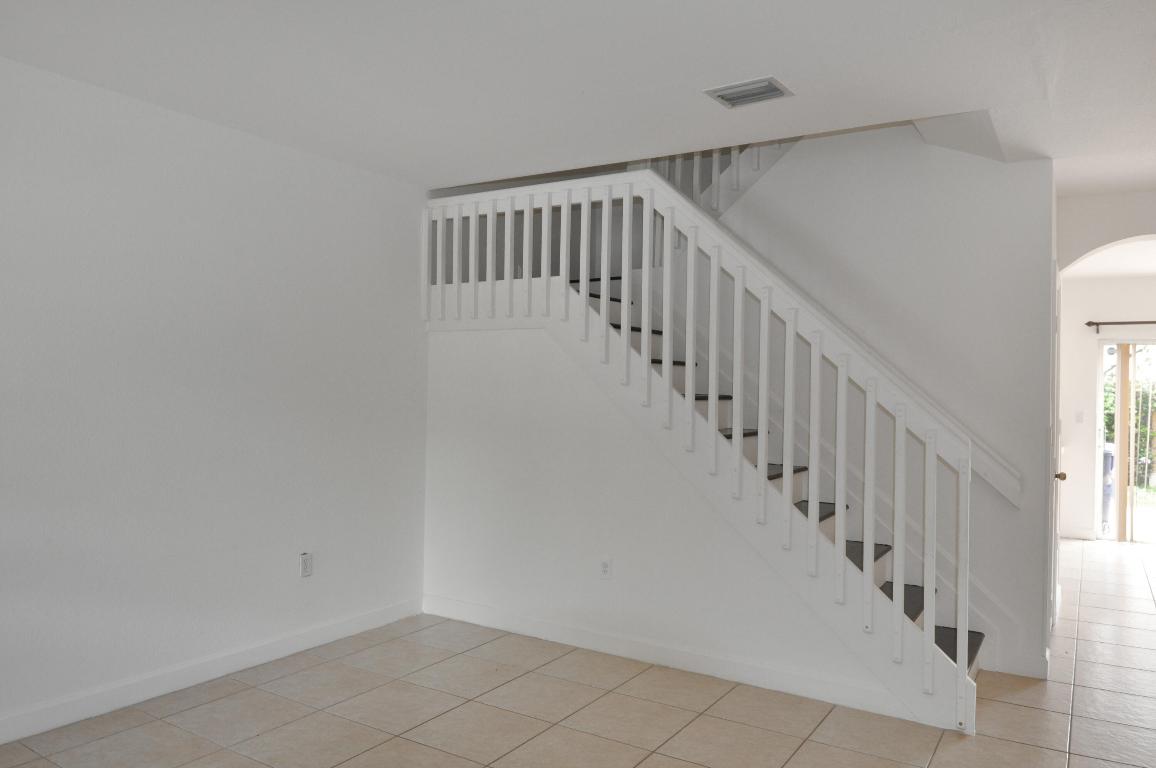 EMERALD LAKES - Residential Lease