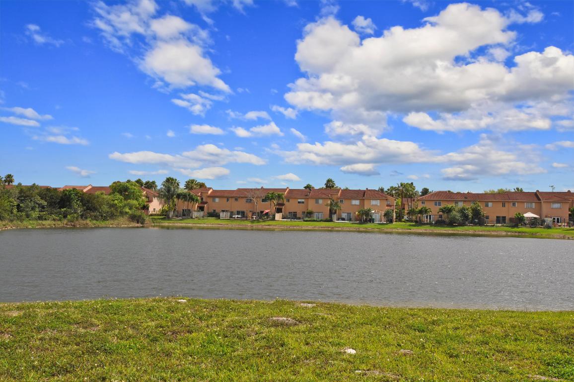 EMERALD LAKES - Residential Lease