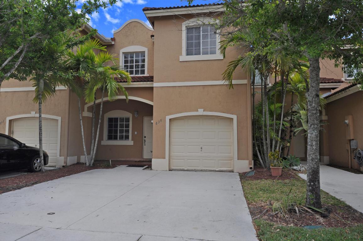 EMERALD LAKES - Residential Lease