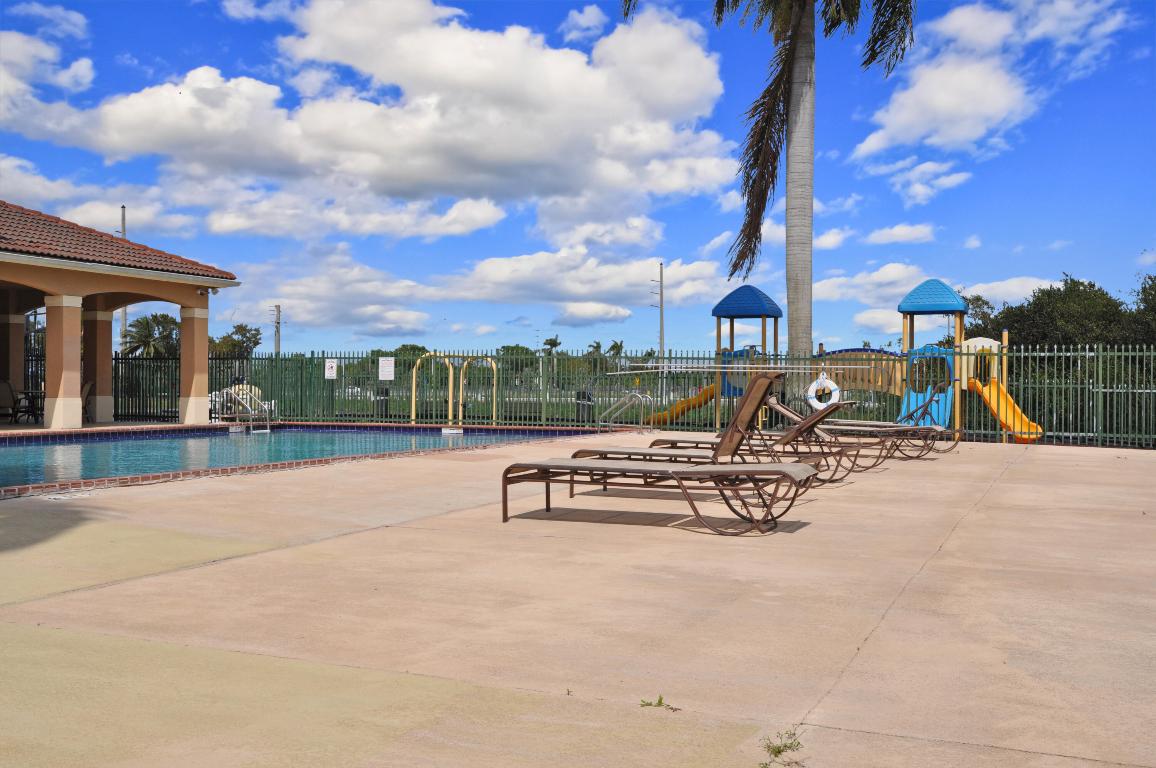 EMERALD LAKES - Residential Lease