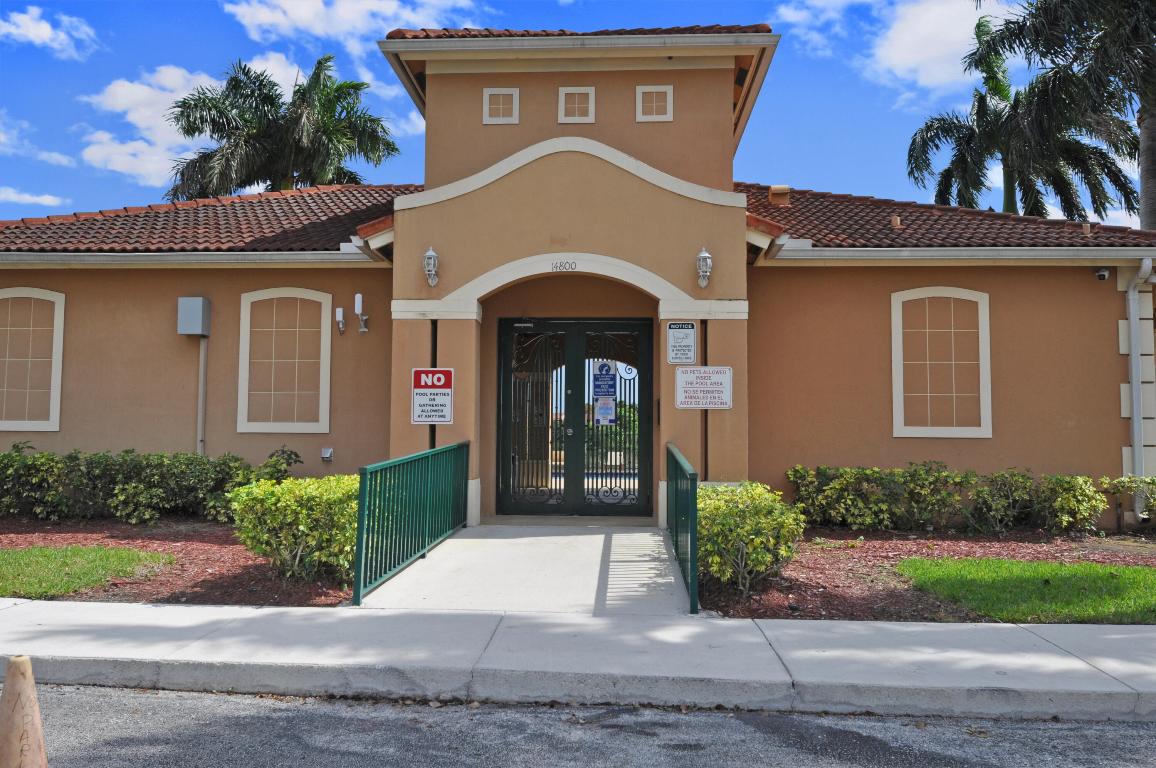 EMERALD LAKES - Residential Lease