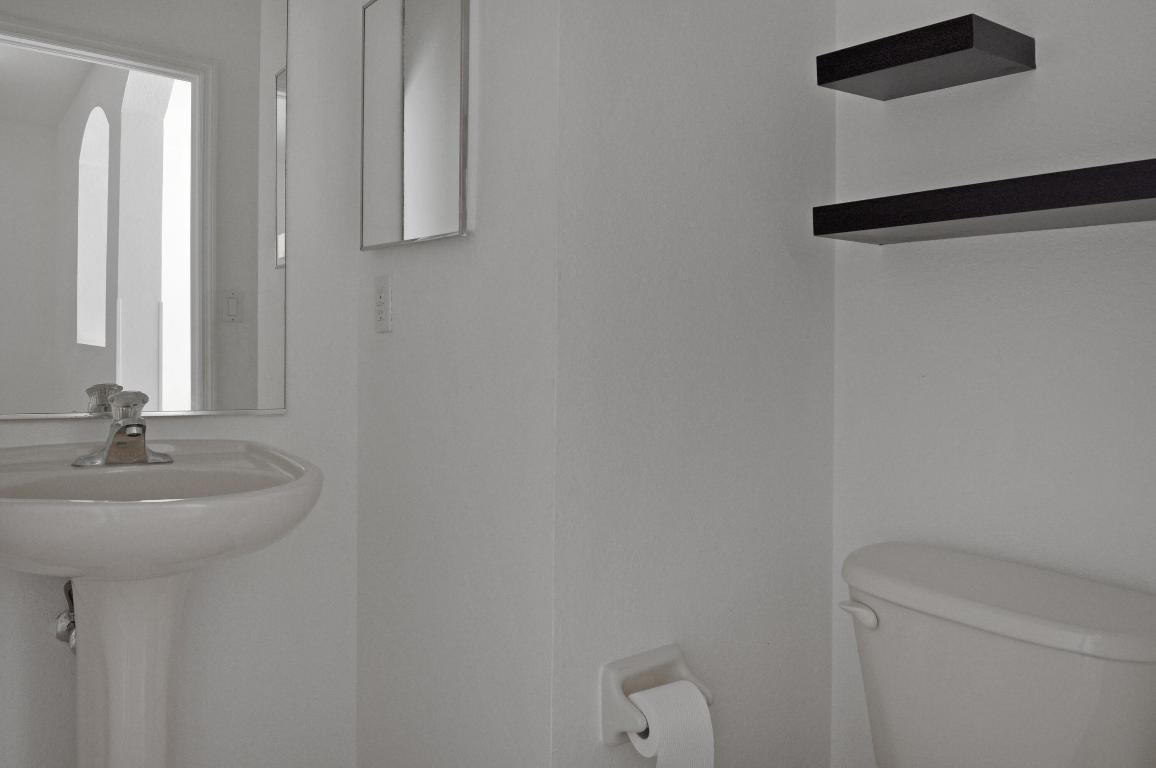 EMERALD LAKES - Residential Lease