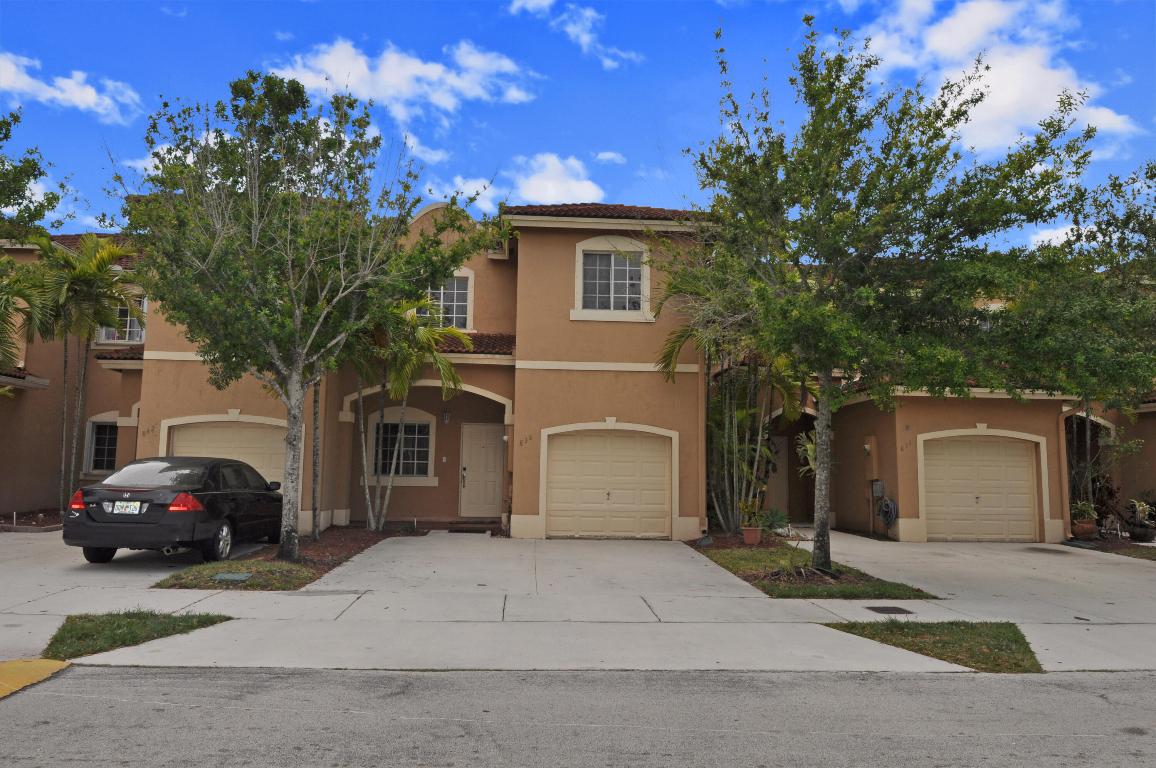 EMERALD LAKES - Residential Lease