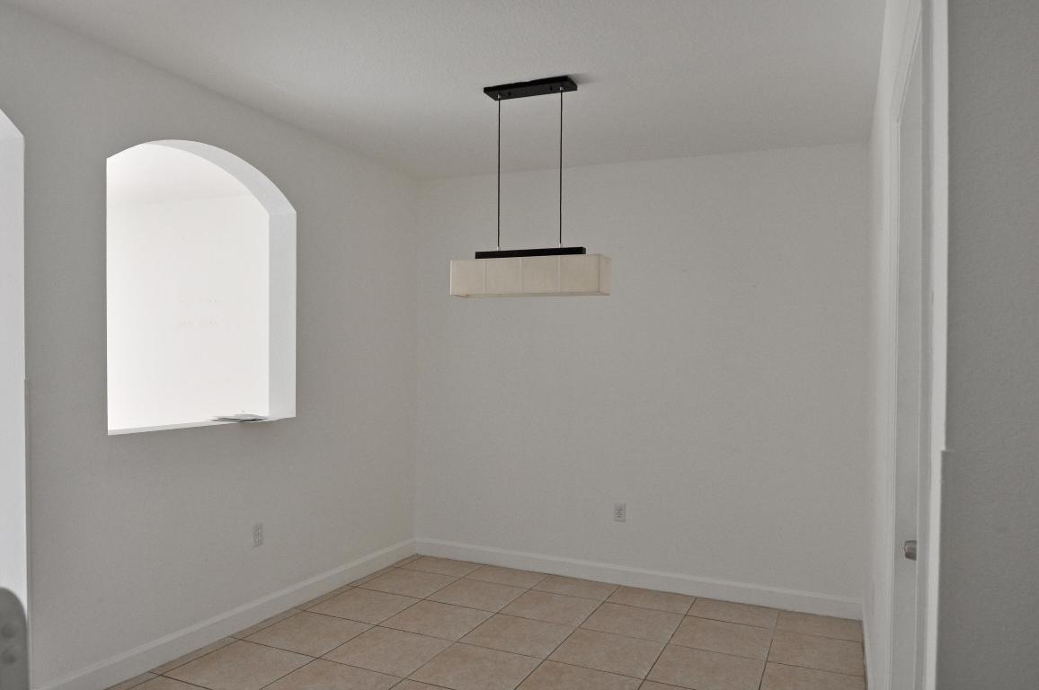 EMERALD LAKES - Residential Lease