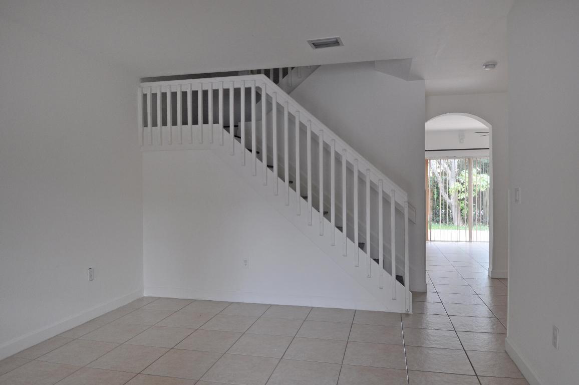 EMERALD LAKES - Residential Lease