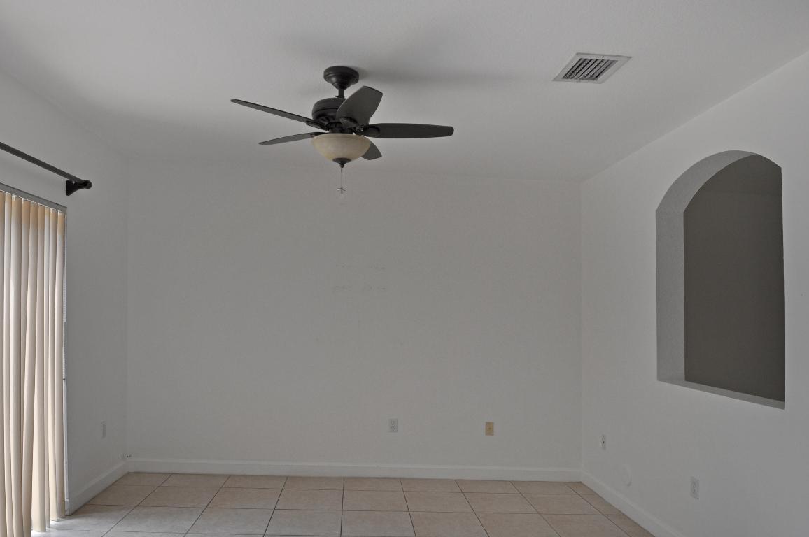 EMERALD LAKES - Residential Lease