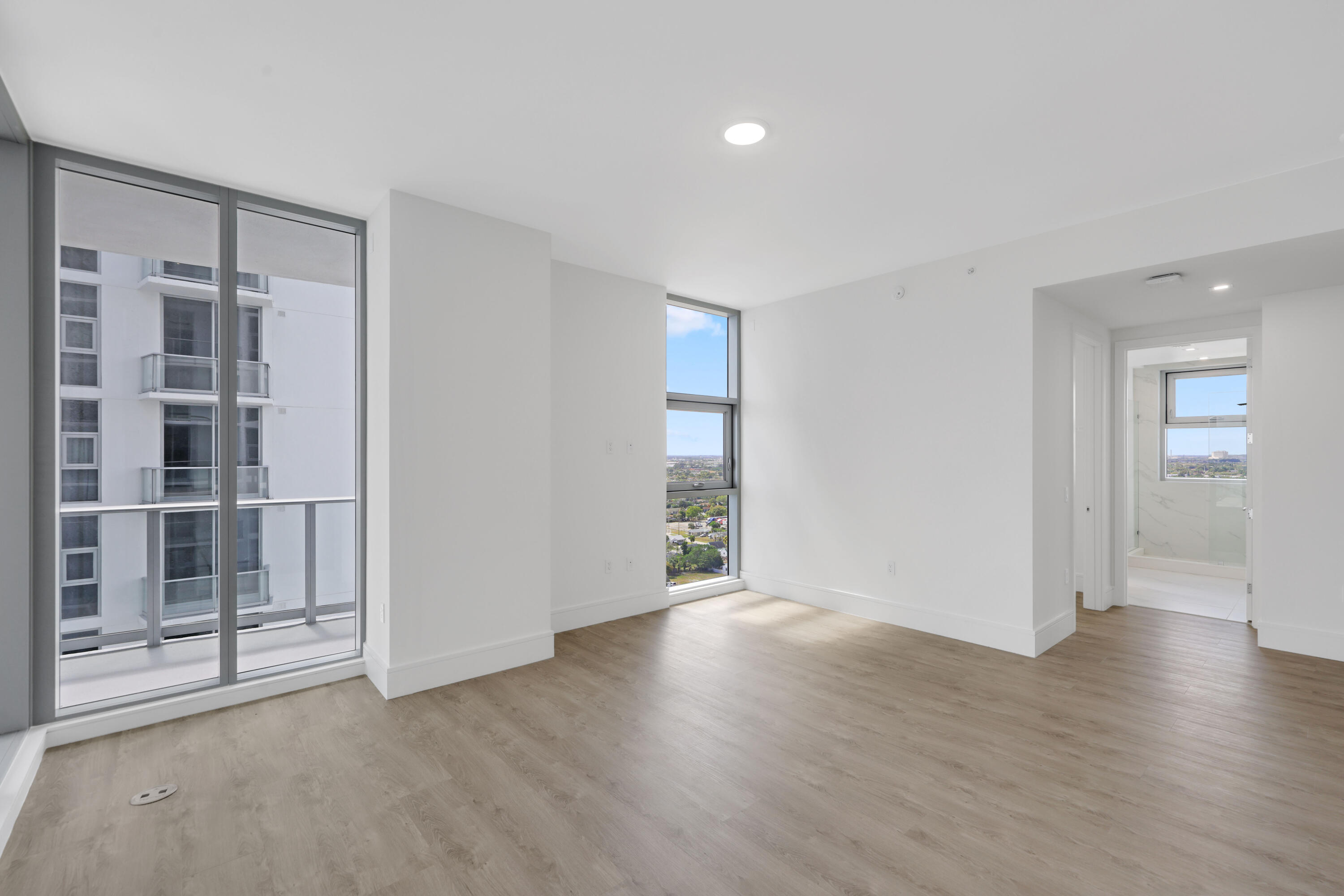 NAUTILUS 220 CONDO - Residential