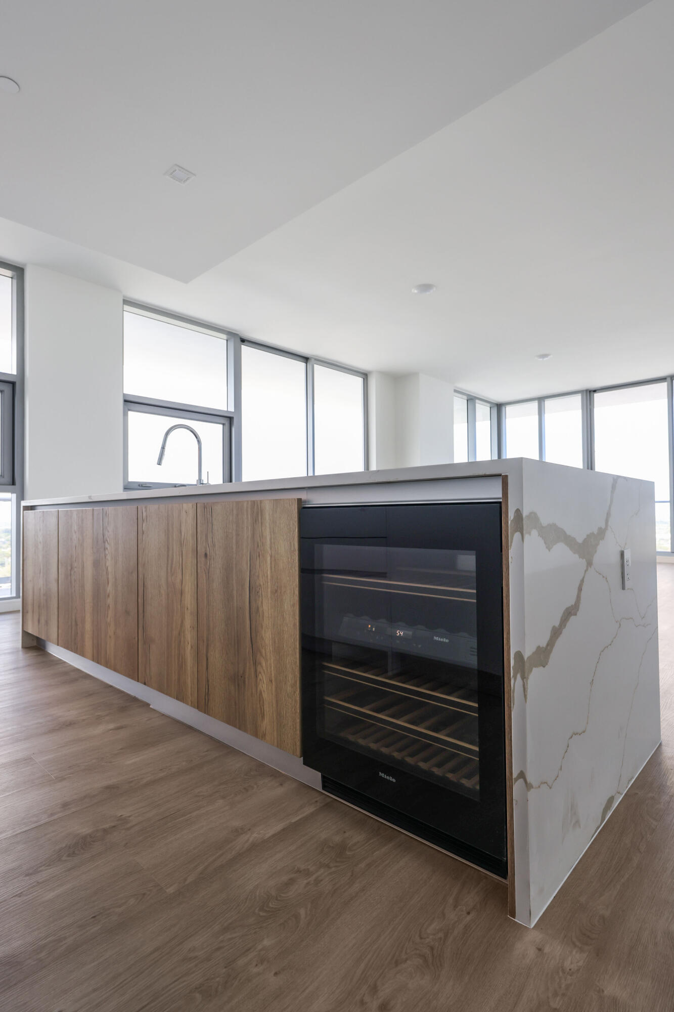 NAUTILUS 220 CONDO - Residential