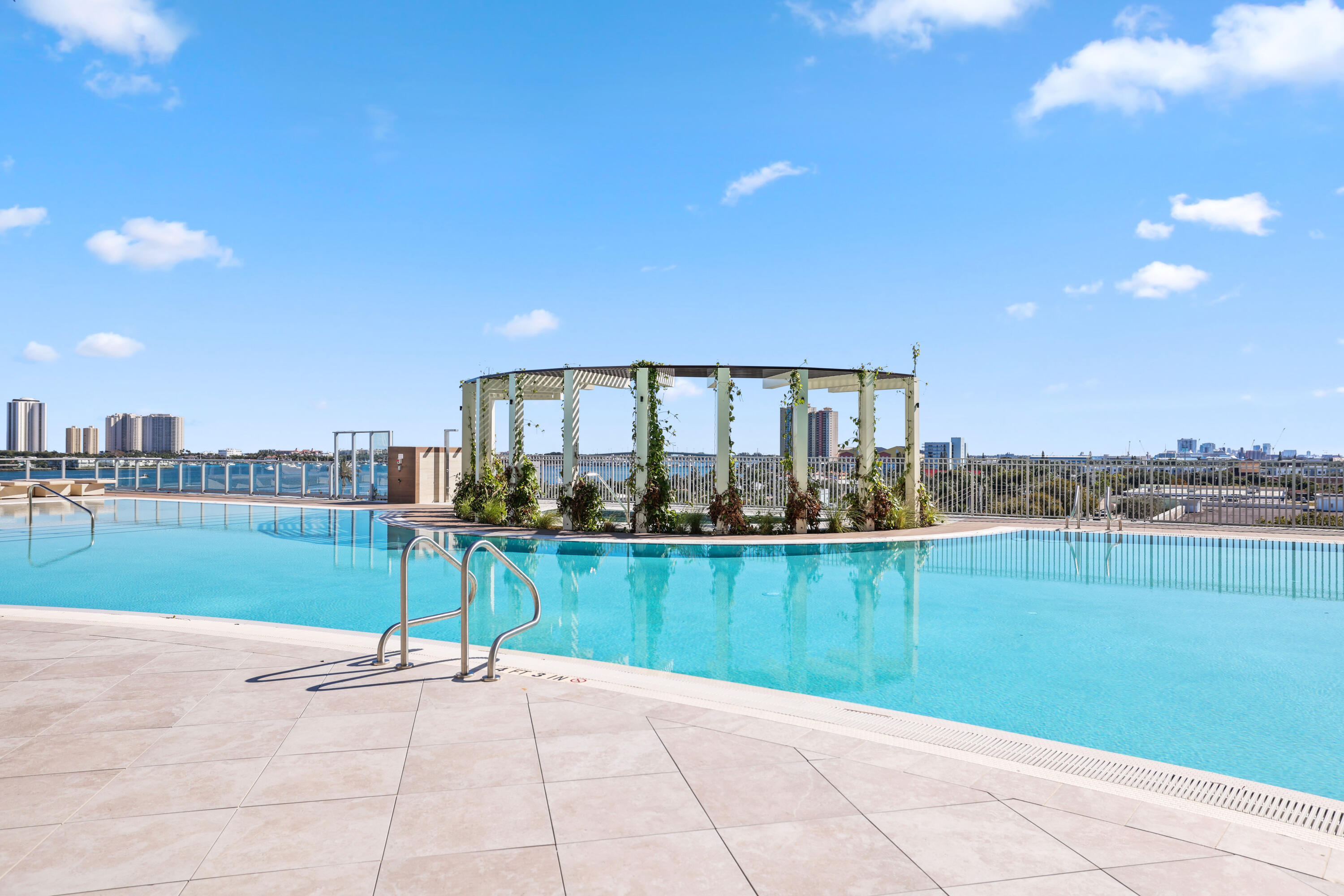 NAUTILUS 220 CONDO - Residential