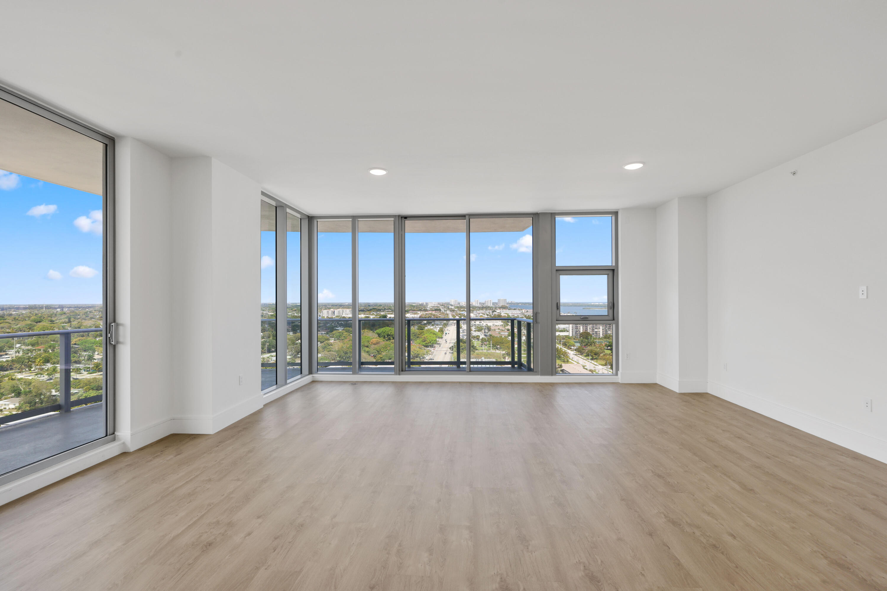 NAUTILUS 220 CONDO - Residential