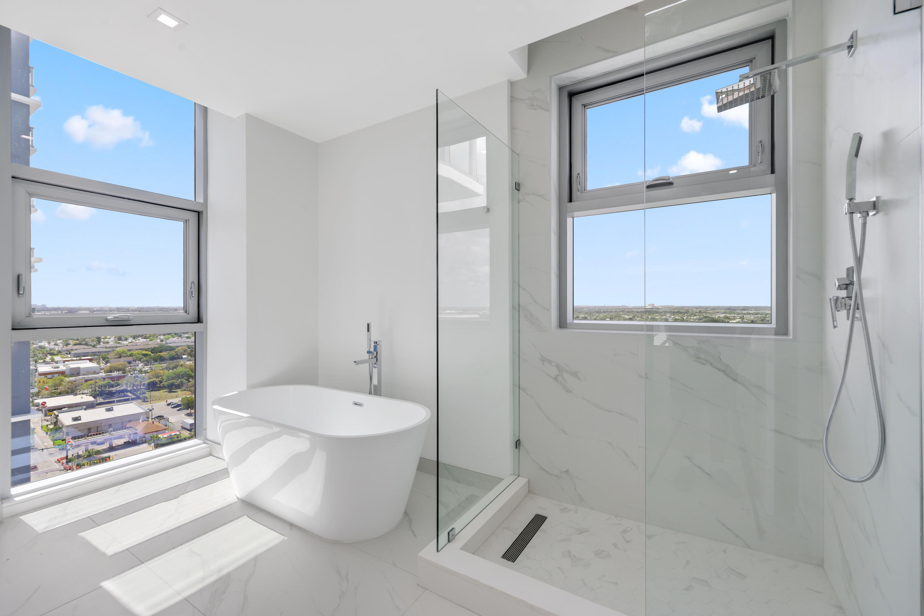 NAUTILUS 220 CONDO - Residential