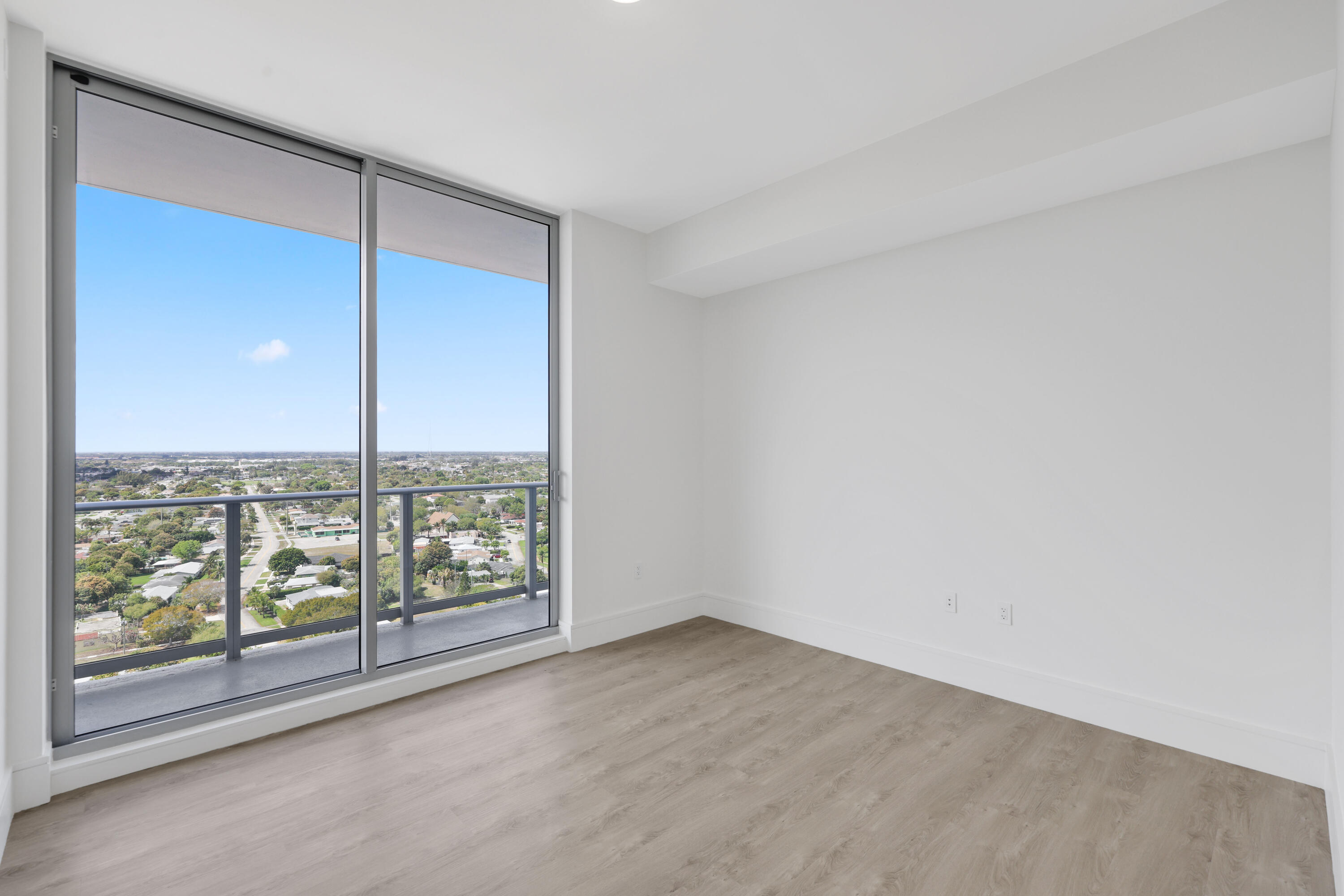 NAUTILUS 220 CONDO - Residential