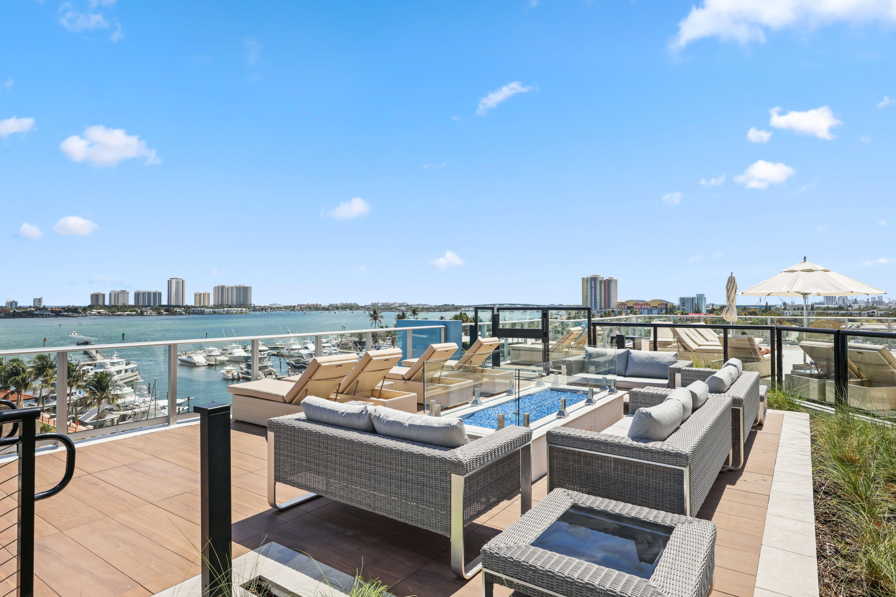 NAUTILUS 220 CONDO - Residential