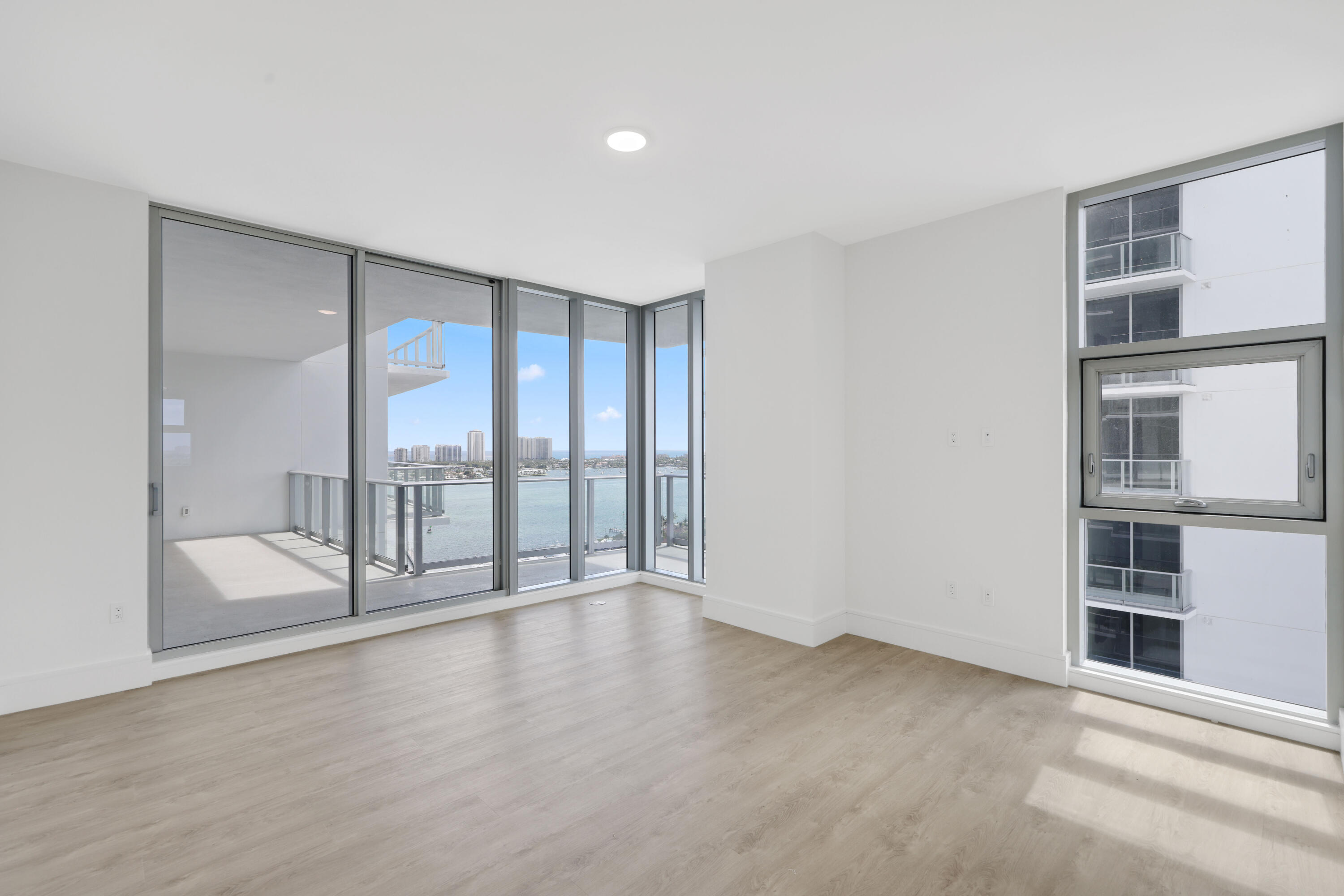 NAUTILUS 220 CONDO - Residential