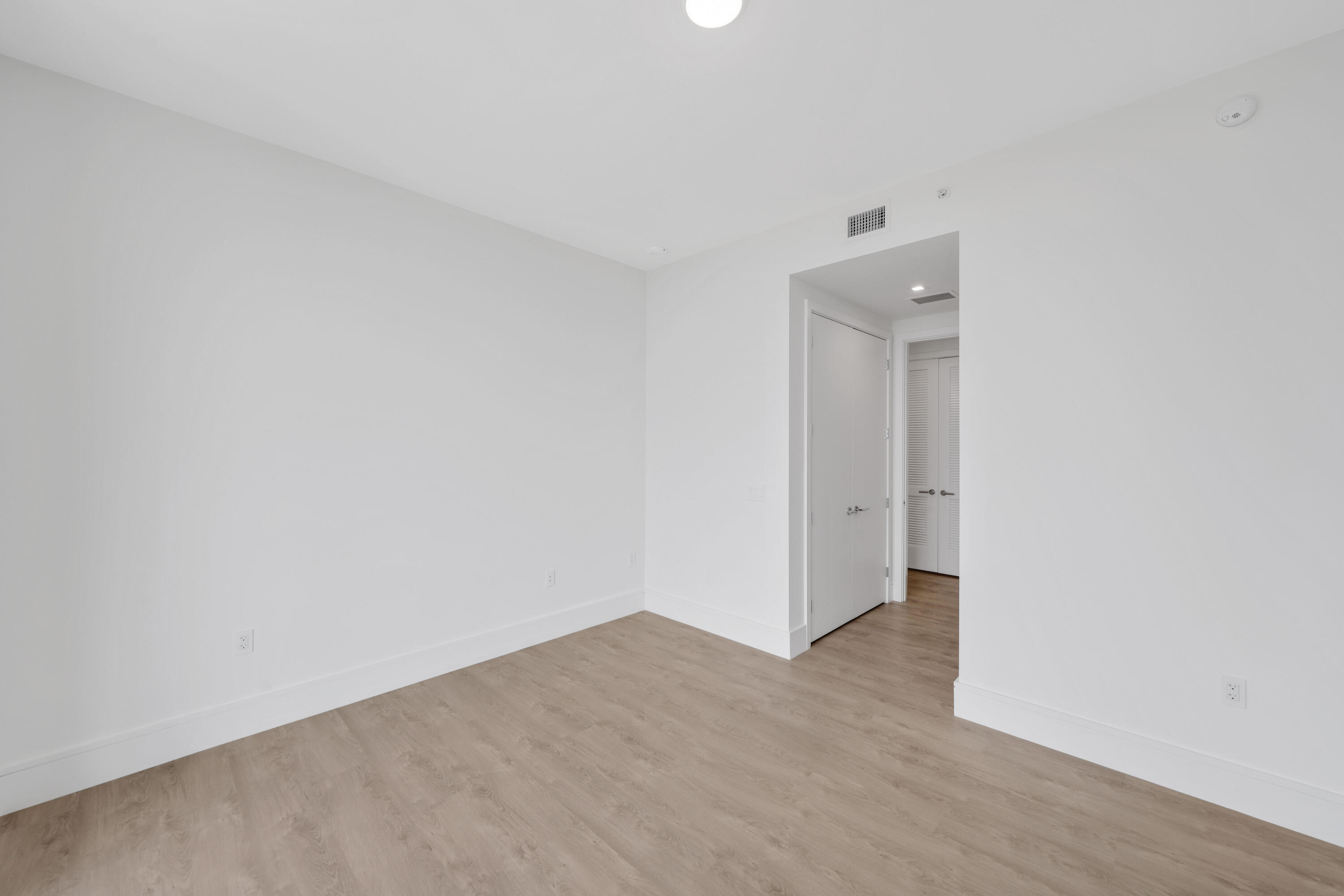 NAUTILUS 220 CONDO - Residential