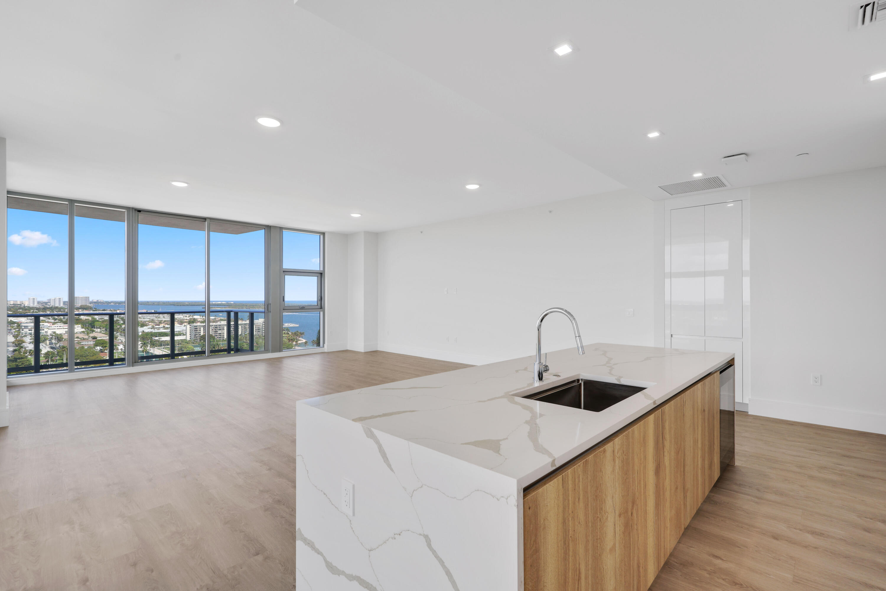 NAUTILUS 220 CONDO - Residential