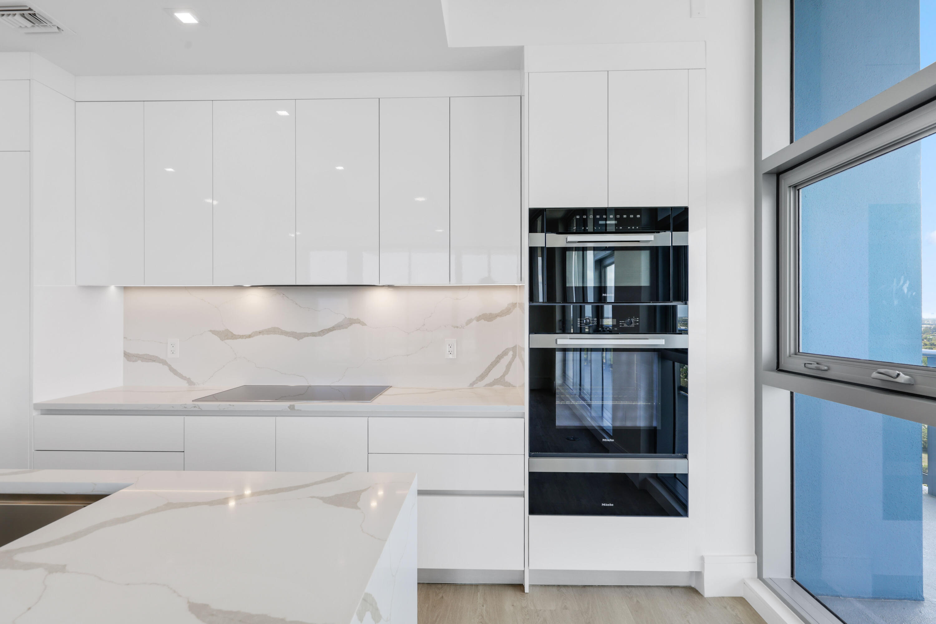 NAUTILUS 220 CONDO - Residential