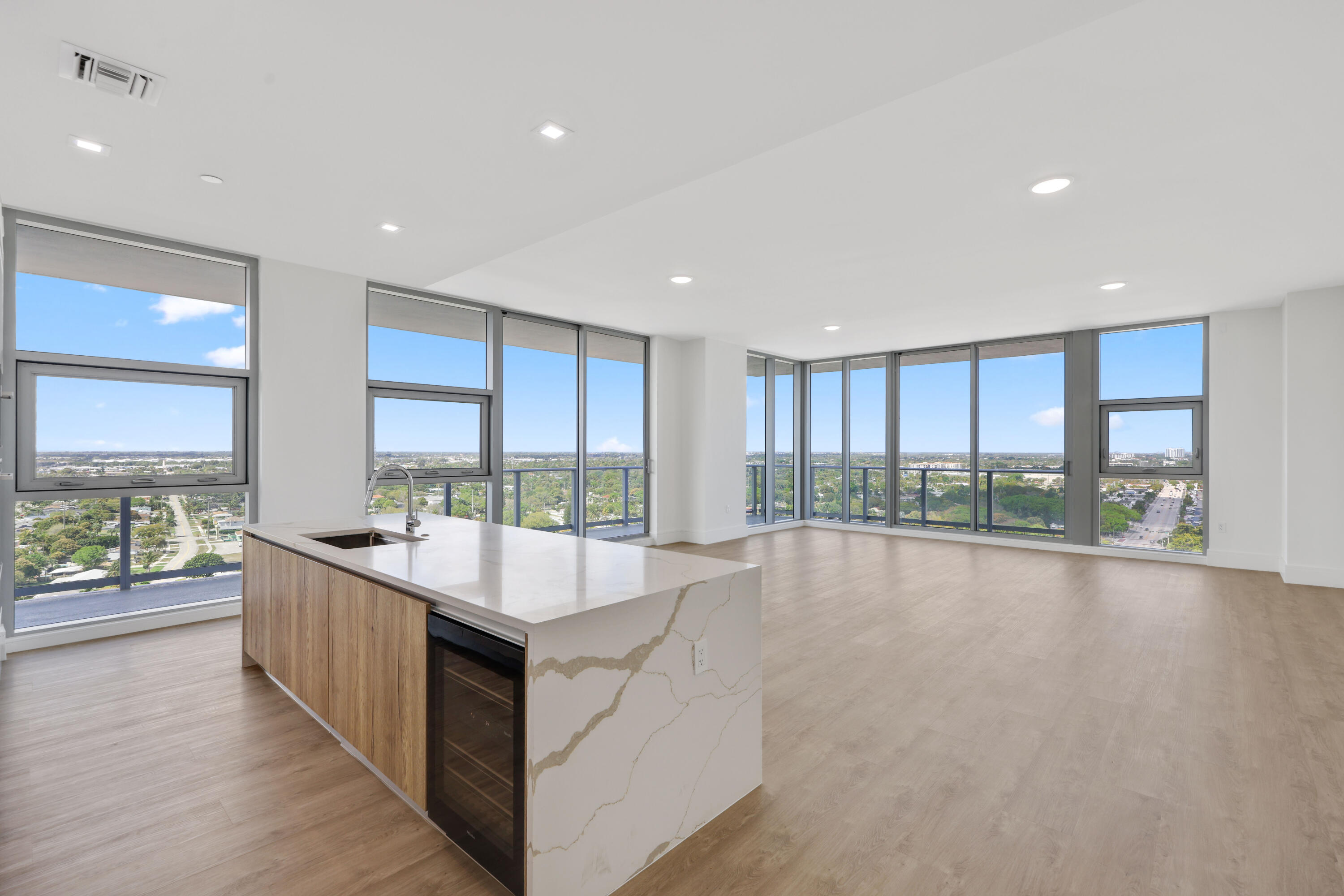 NAUTILUS 220 CONDO - Residential