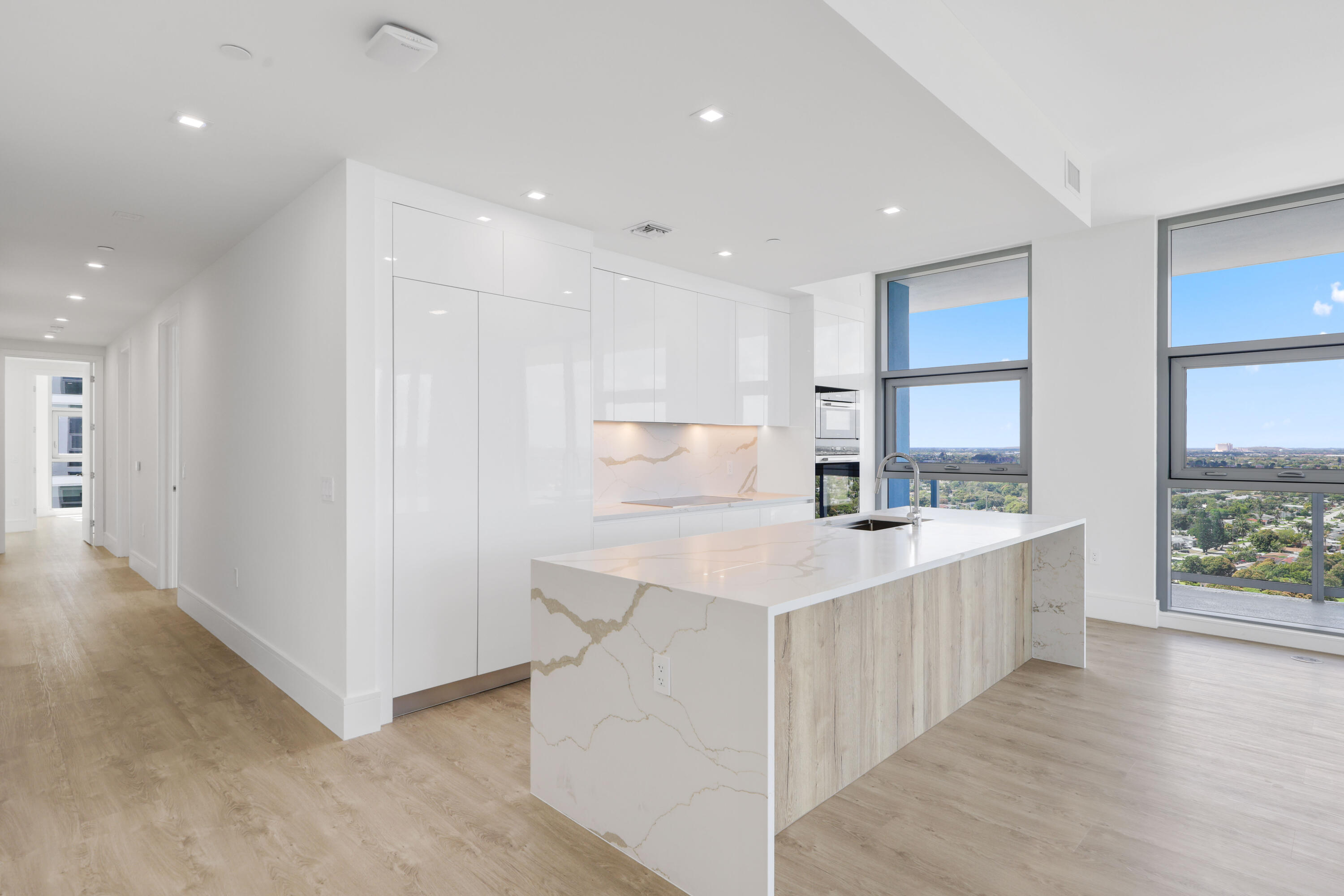 NAUTILUS 220 CONDO - Residential