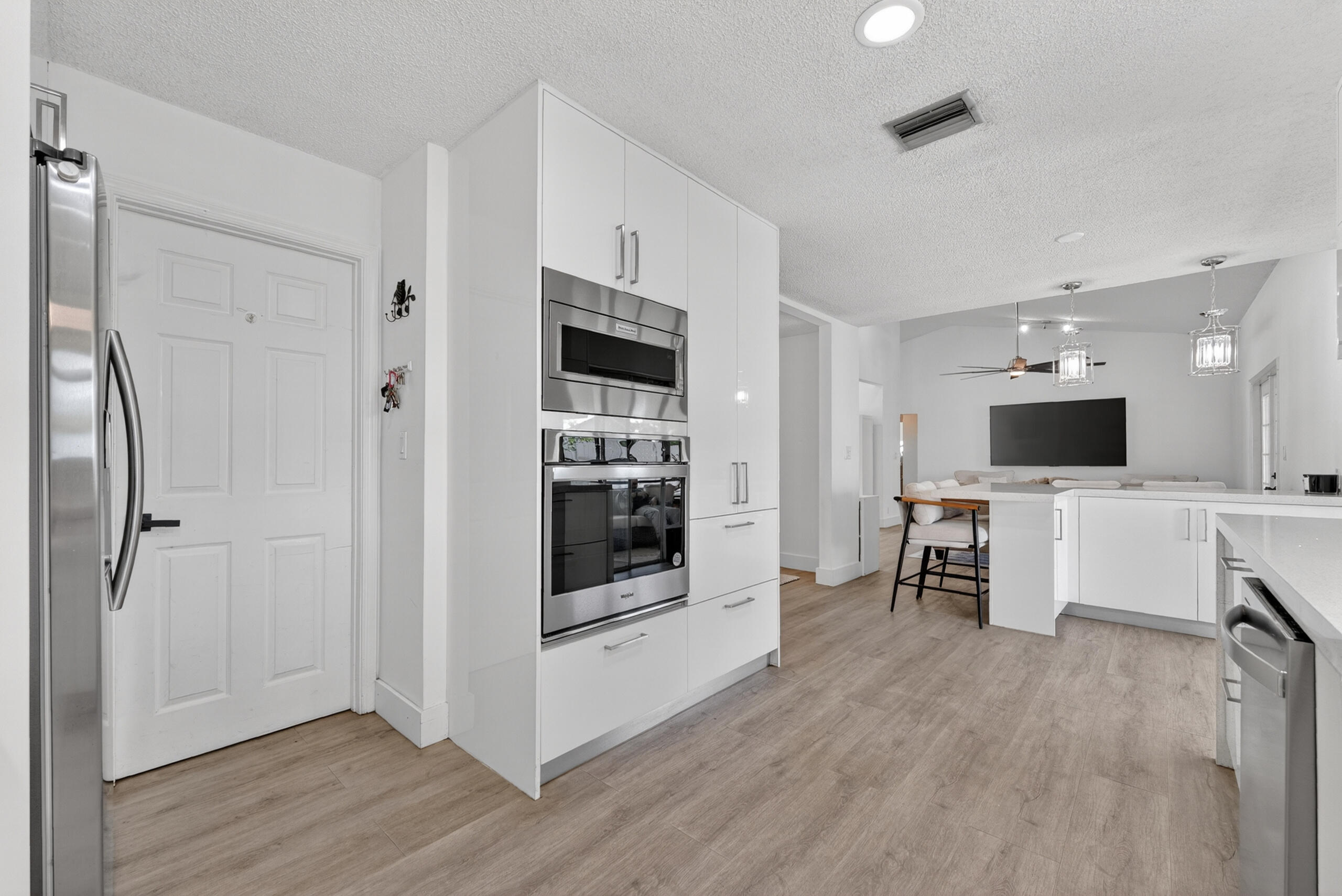 7816 Sunflower Drive