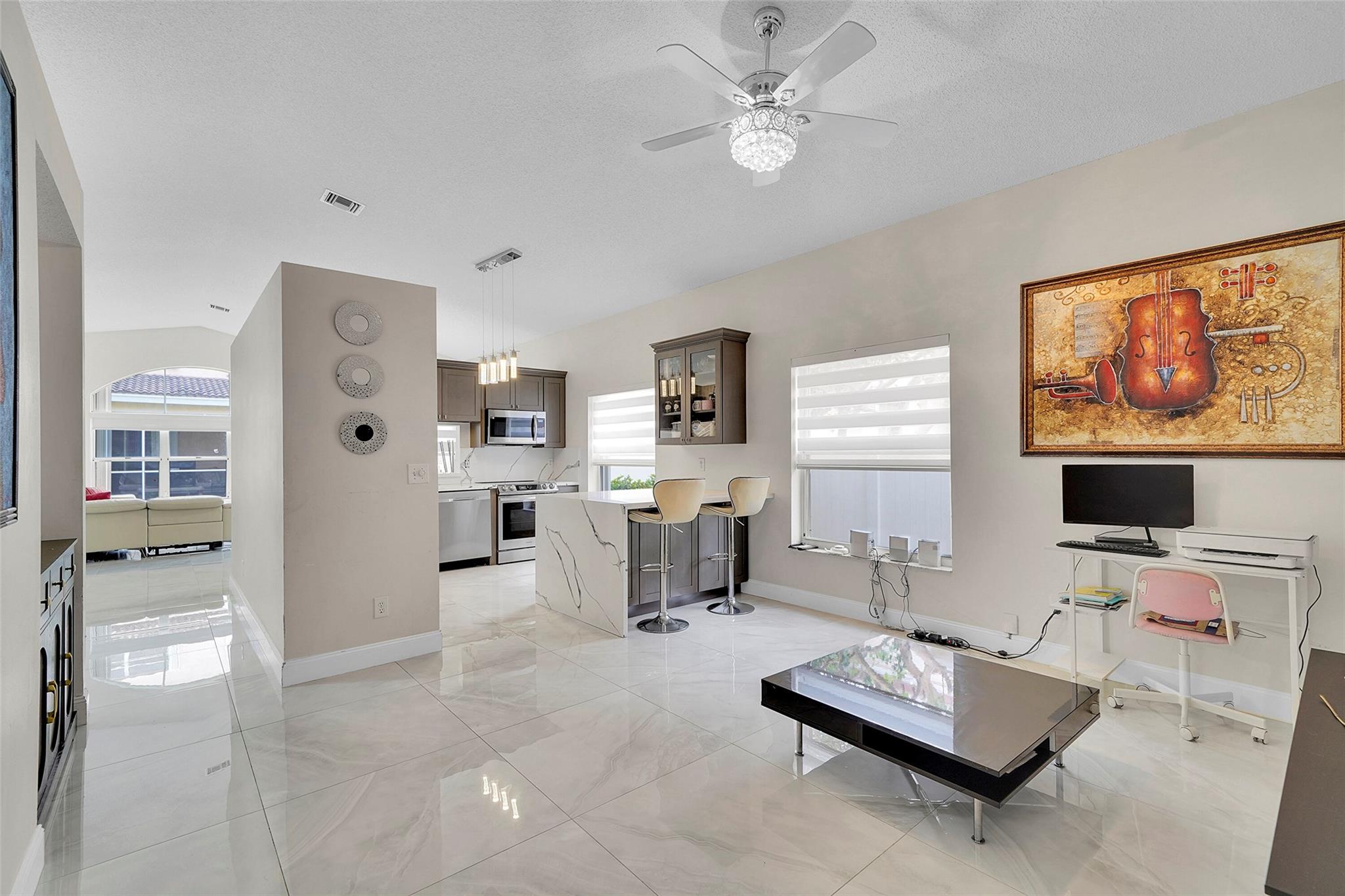 Kensington South 155-15 B - Residential