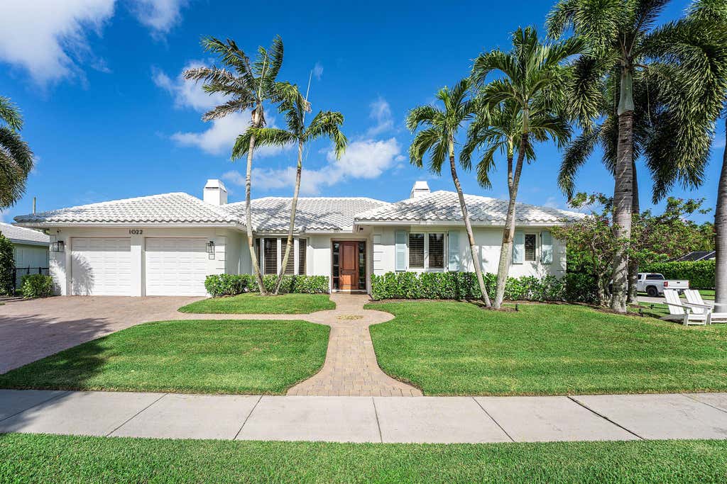Photo of 1022 WALNUT Terrace, Boca Raton, FL 33486 (MLS # B26062924)