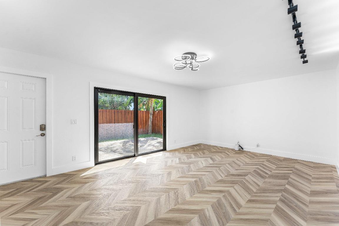 3007 San Clara Drive 5-B