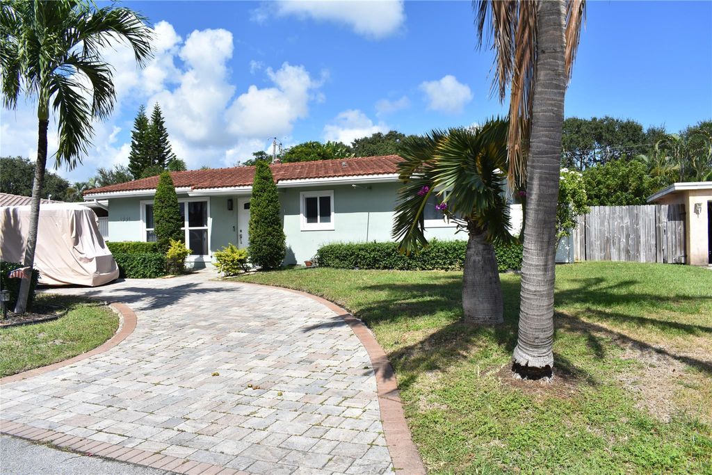 Photo of 1991 NE 34th St, Lighthouse Point, FL 33064 (MLS # F10532850)
