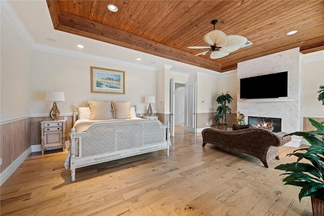 BEACON LIGHT SHOPPING CTR - Residential