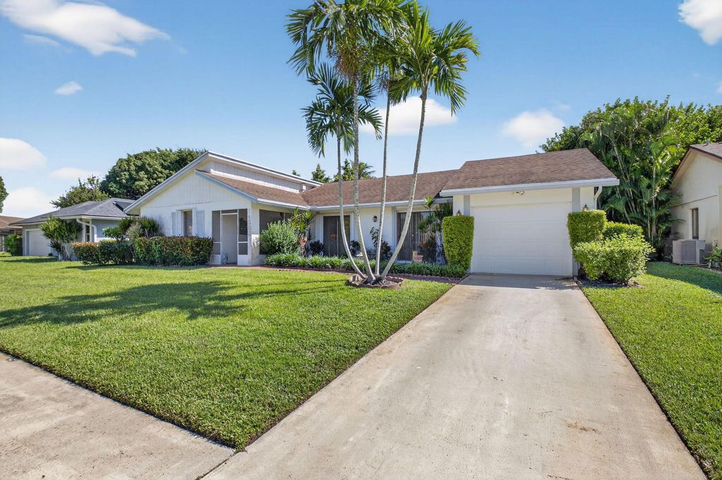 Photo of 14888 Sunnyview Lane, Delray Beach, FL 33484 (MLS # R11132504)
