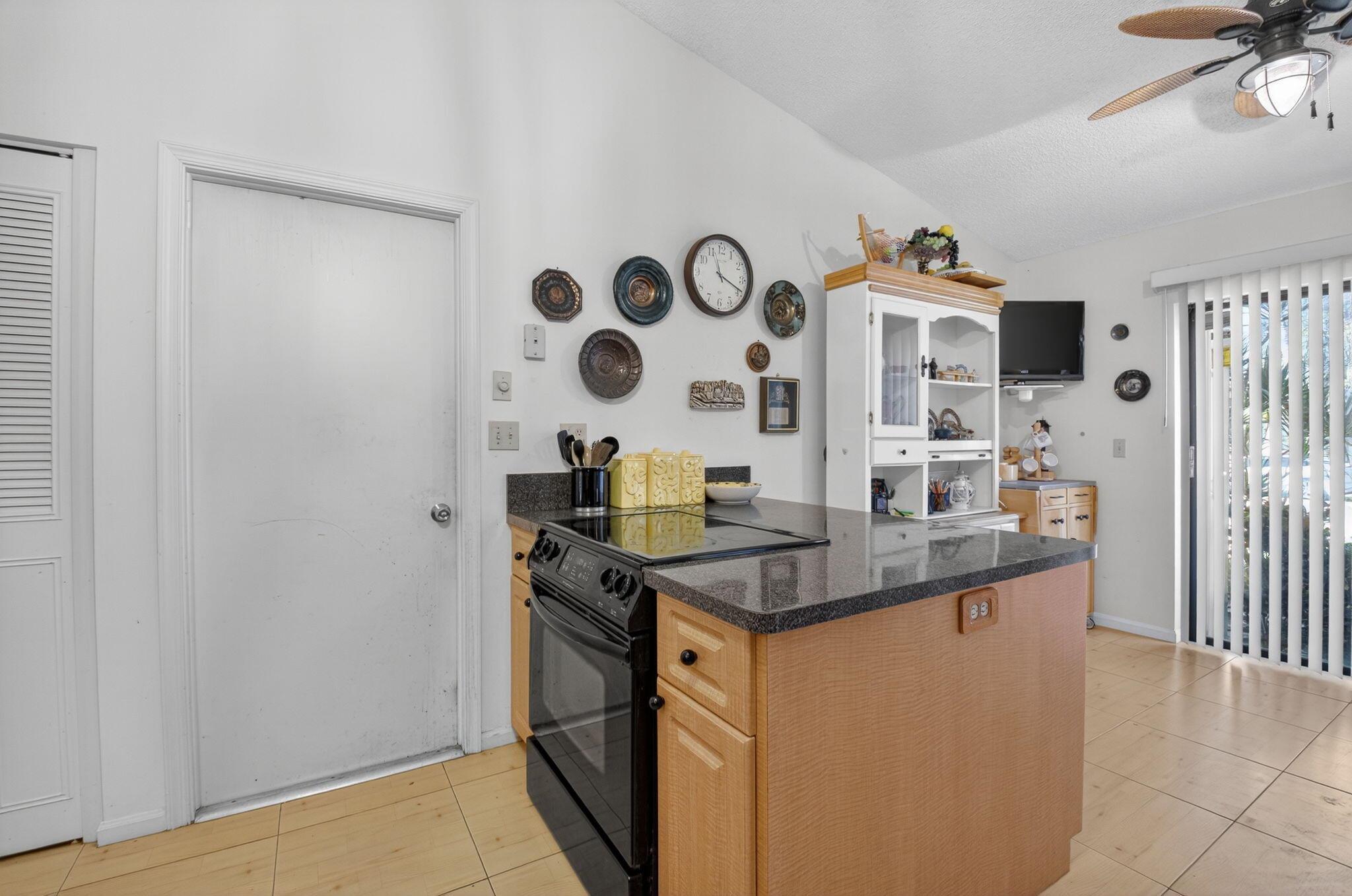 COCO WOOD LAKES SEC 3 - Residential