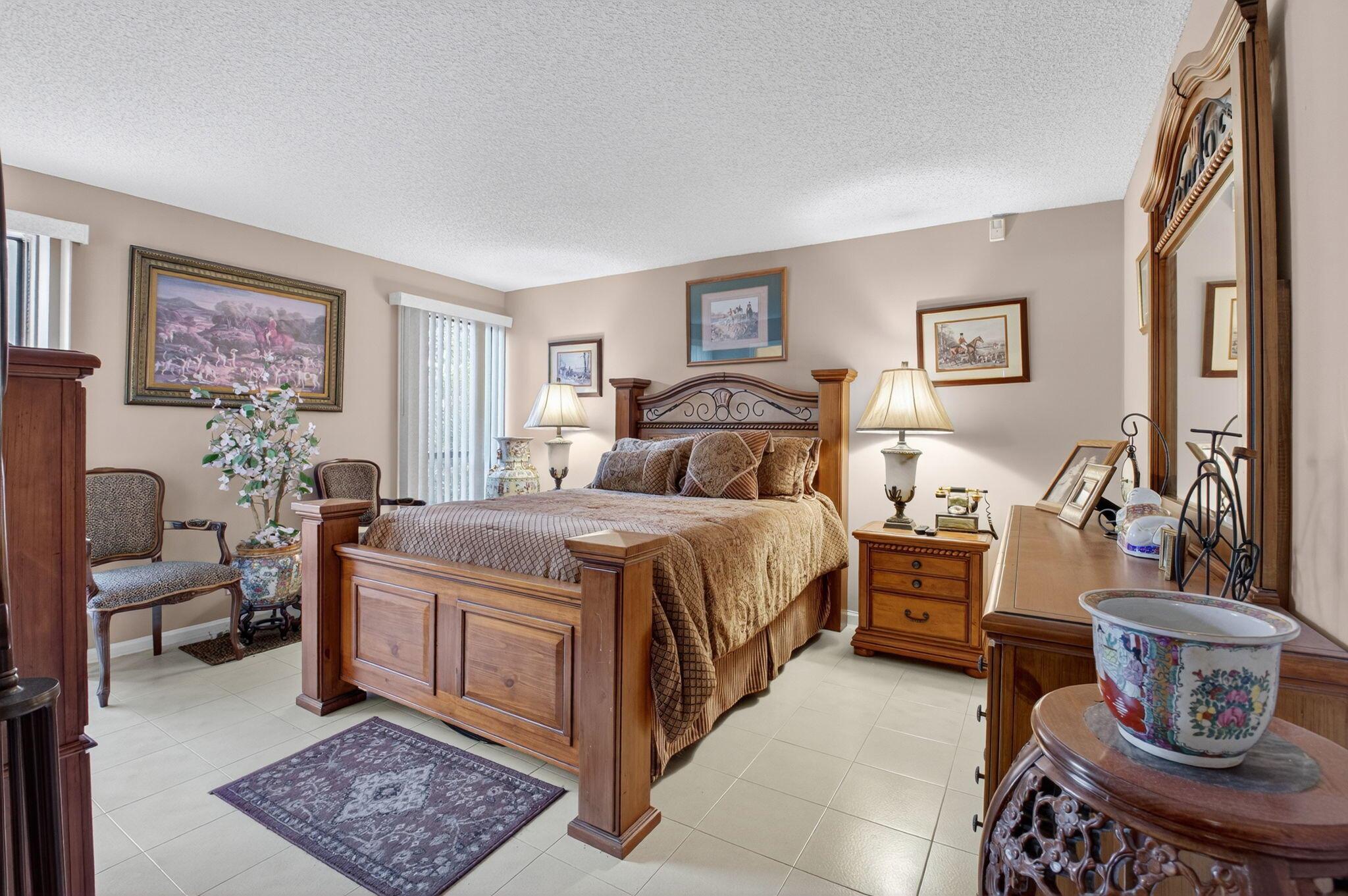 COCO WOOD LAKES SEC 3 - Residential