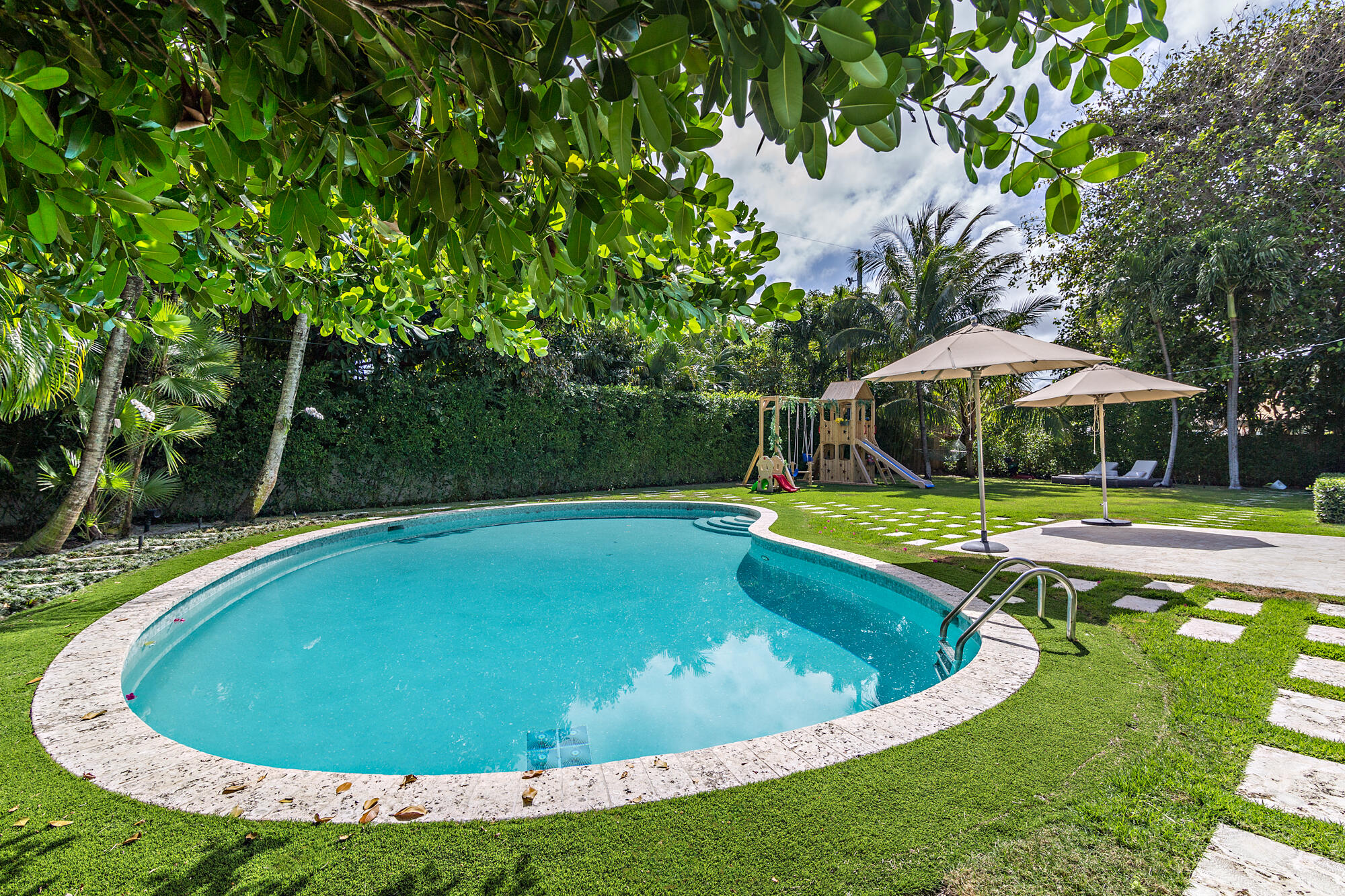 EL ENCANTO IN - Residential