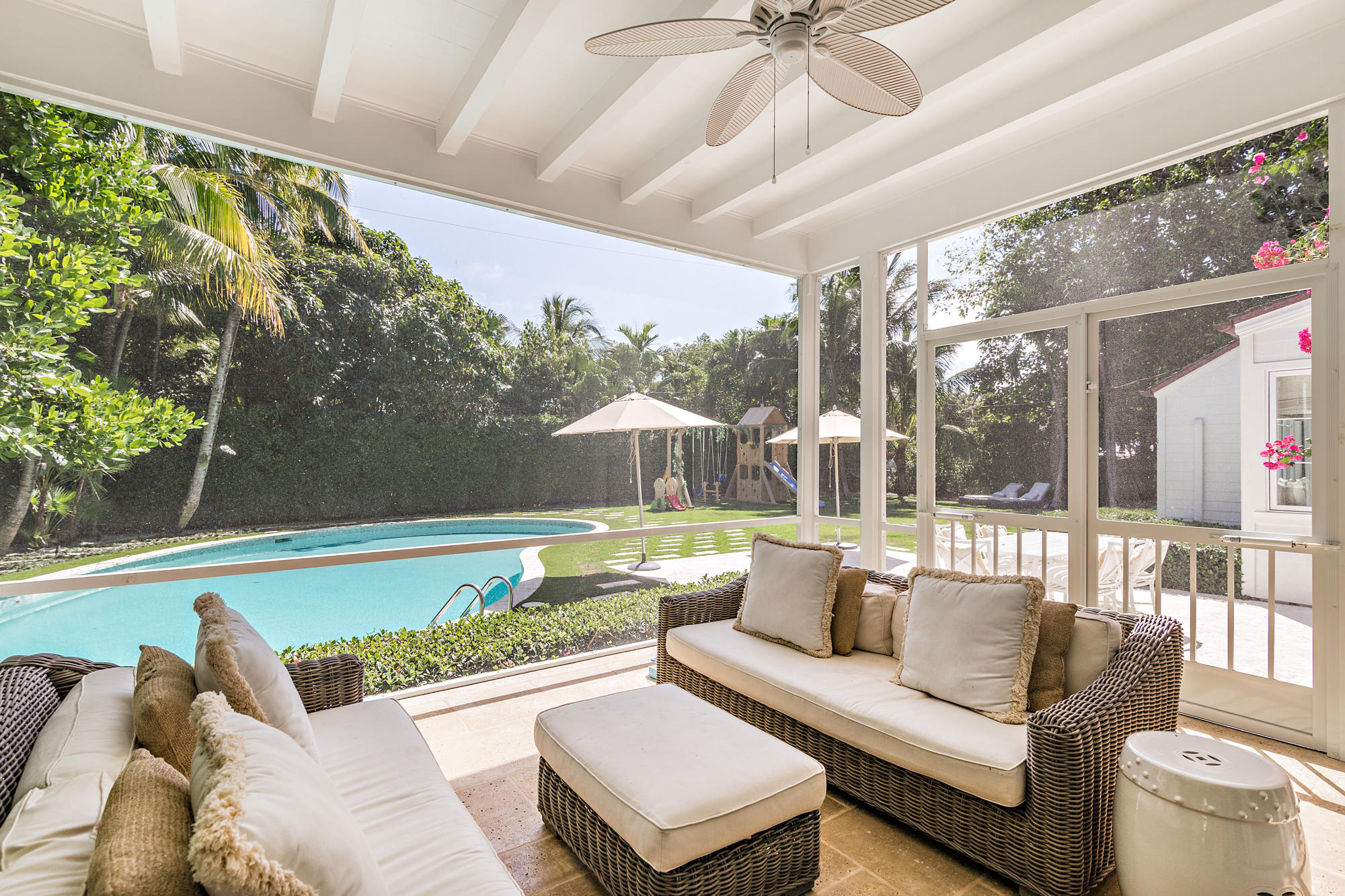 EL ENCANTO IN - Residential