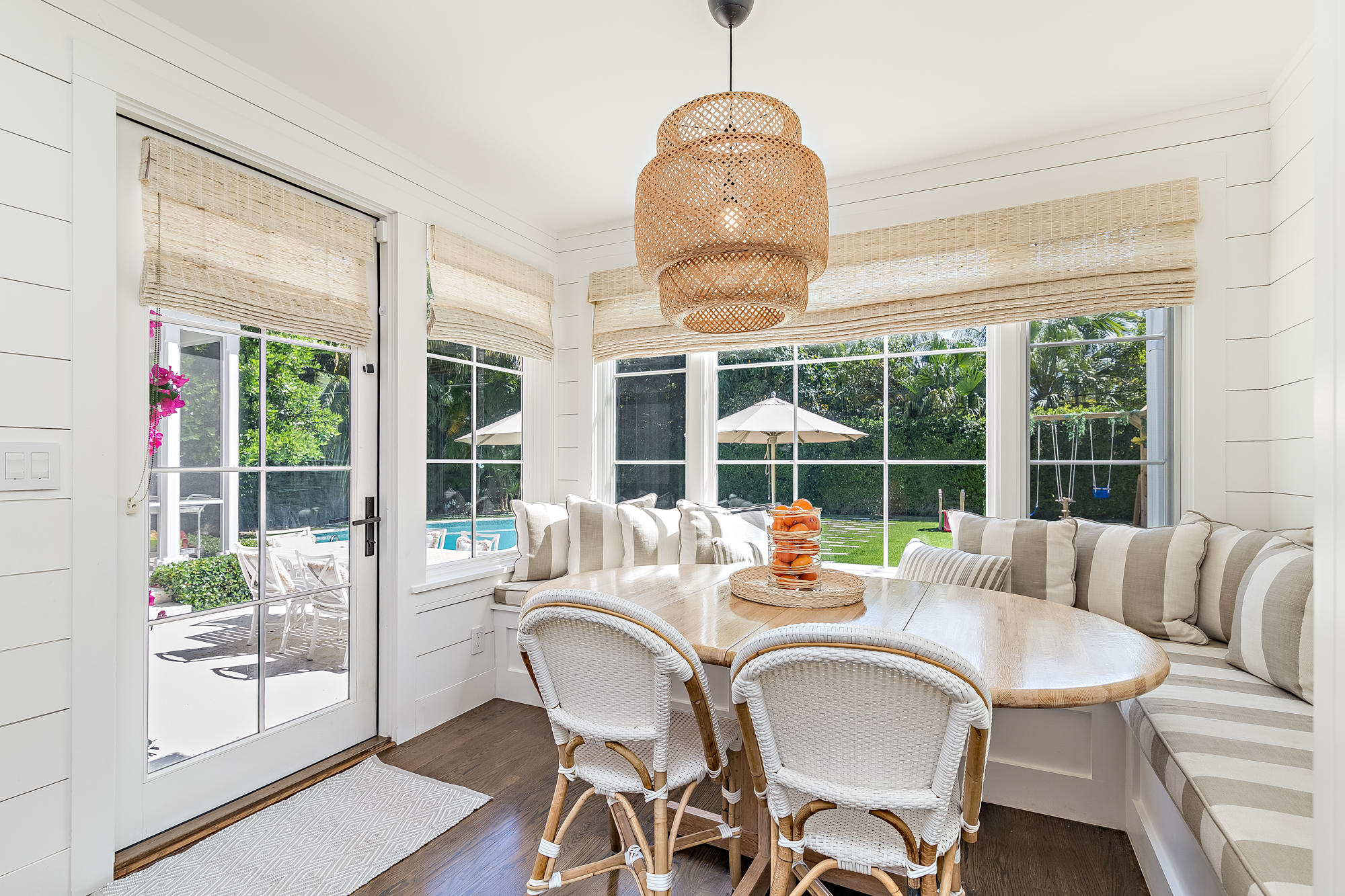 EL ENCANTO IN - Residential